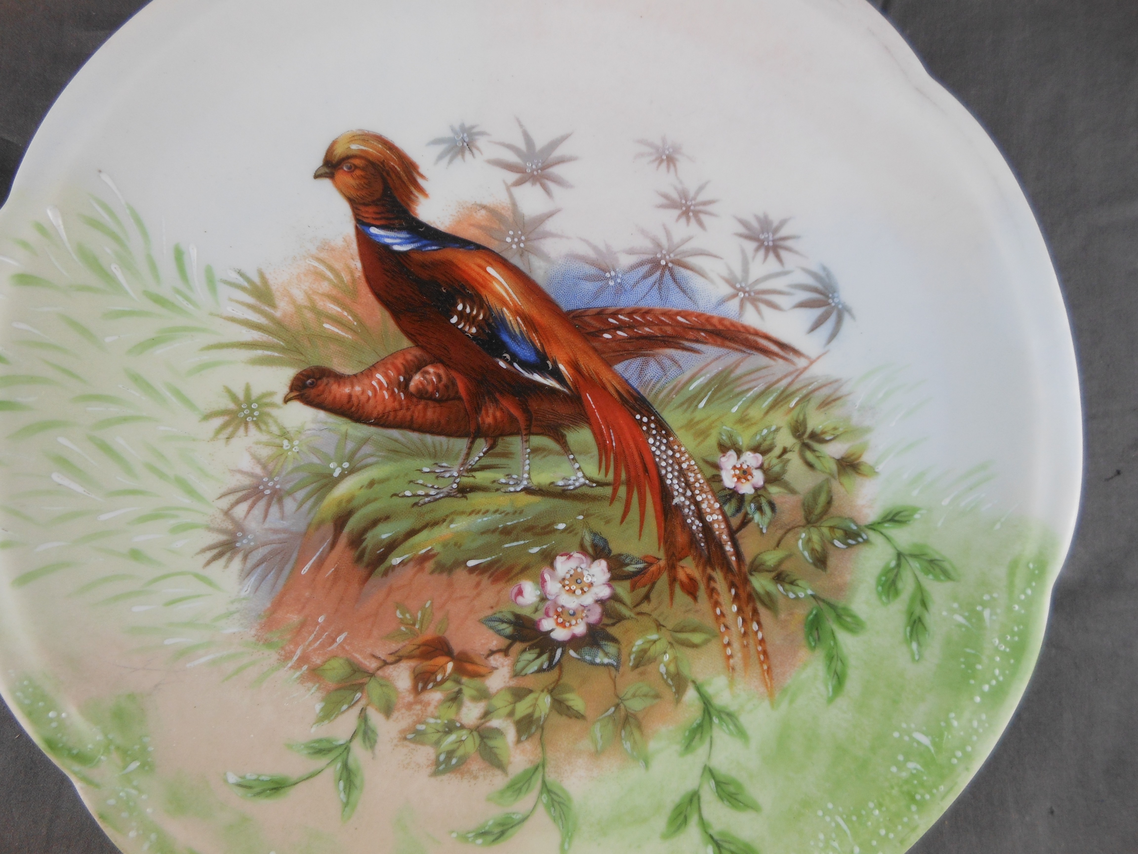 Assiette décorative en porcelaine - scène de chasse - Label Emmaüs