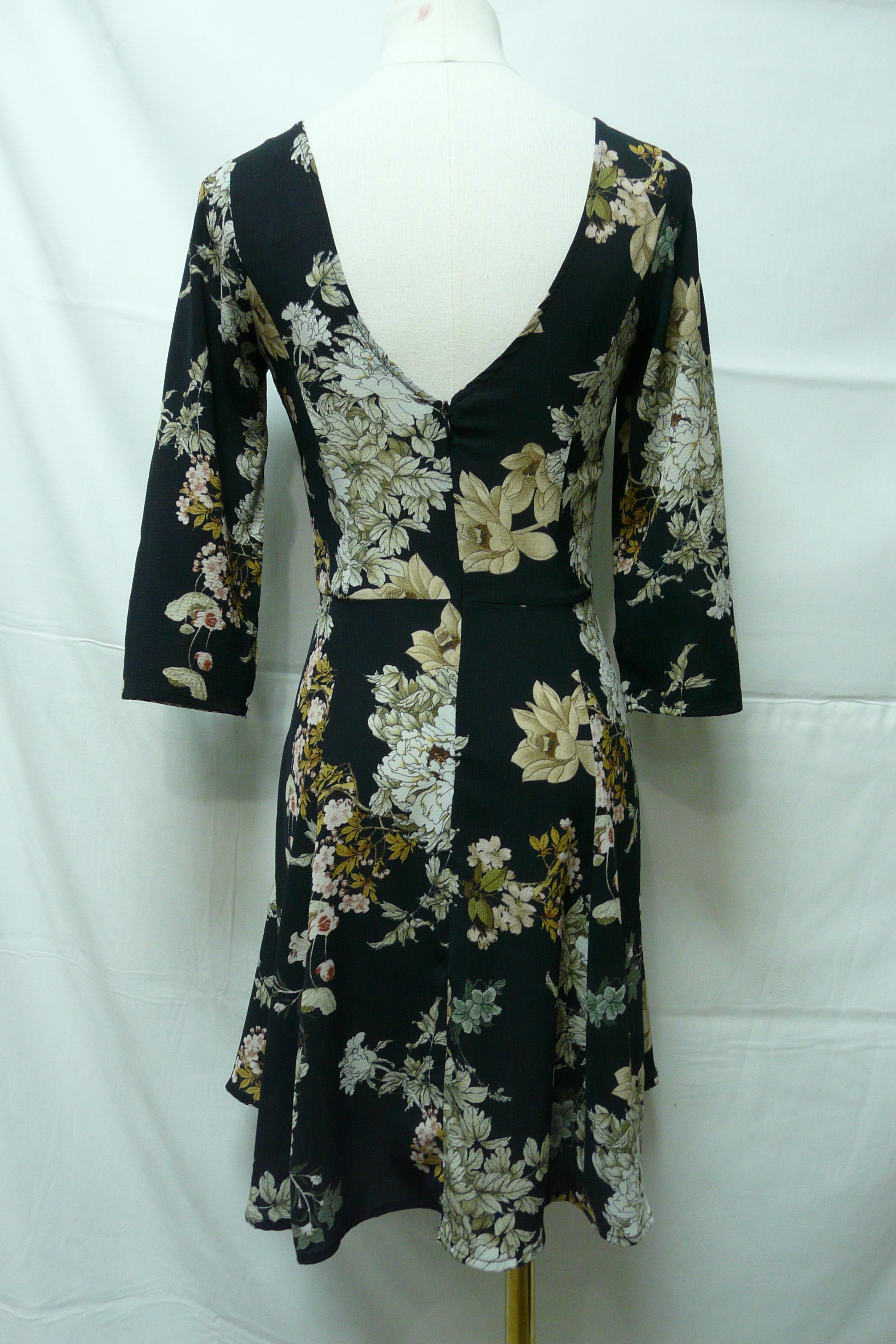 RF357 - Robe légère - Stradivarius - Taille S Très bon état - Vue 2 - 