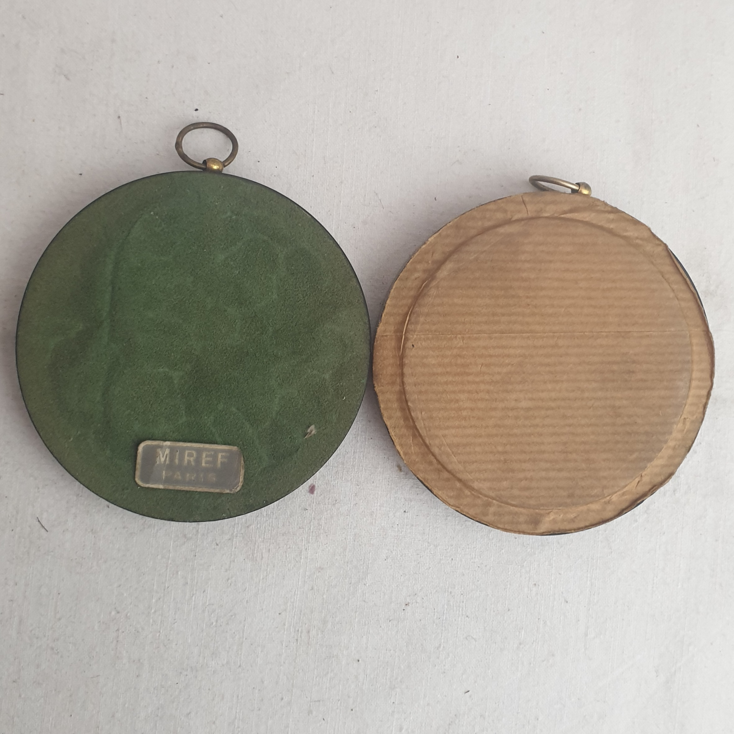 Duo de cadre décoratif médaillon véhicules - Miref Paris porcelaine  - Photo 1