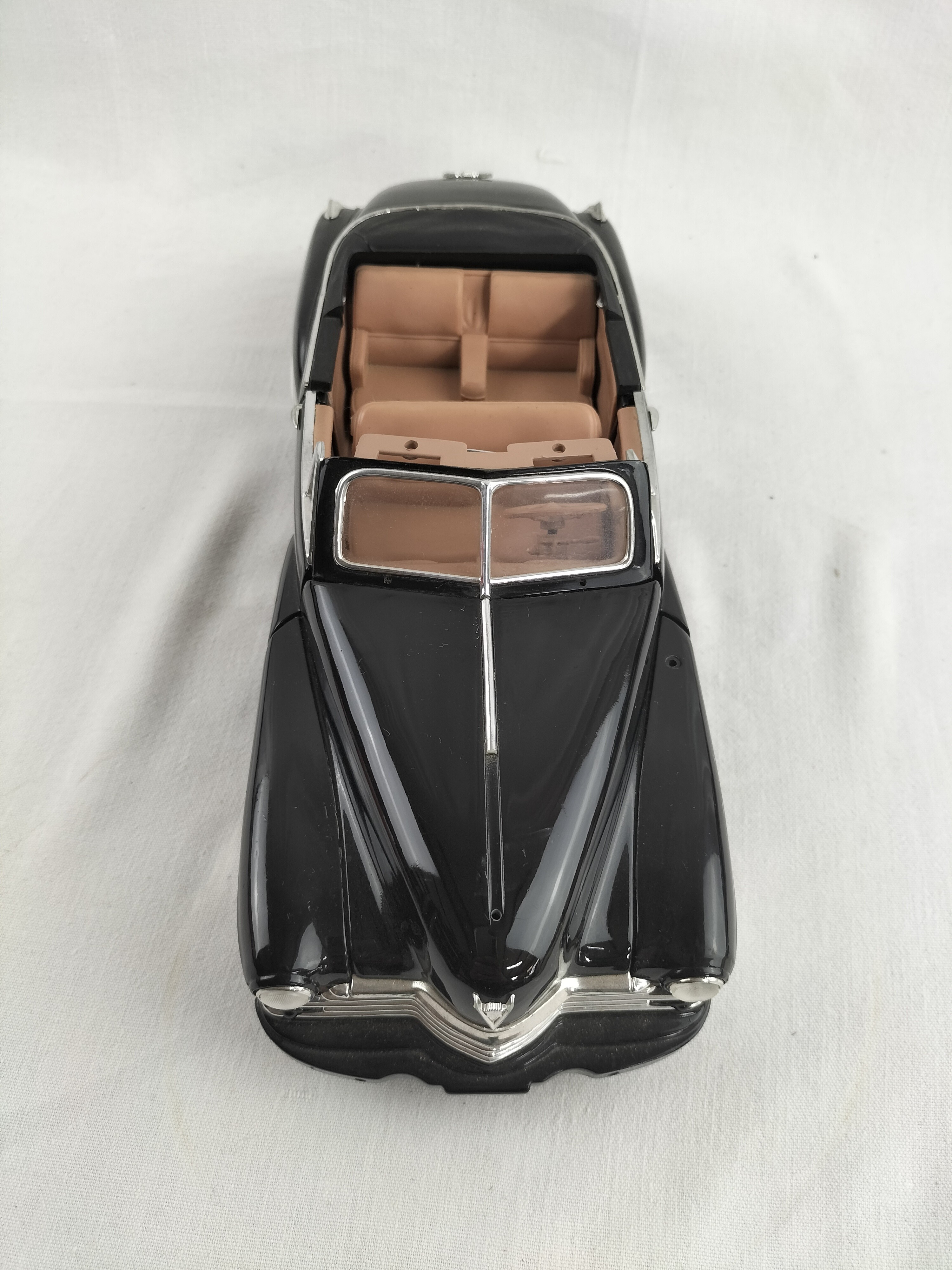 Voir photo 60 de Lot de 8 voitures miniatures de collection – Ferrari, Porsche, Mustang, Cadillac, Corvette Lot de 8 voitures miniatures de collection – Ferrari, Porsche, Mustang, Cadillac, Corvette Bon état - Vue 60 -