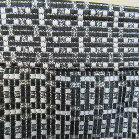 Voir photo 4 de BF196 - Jupe à motifs argentés - Caroll - Taille 38 BF196 - Jupe à motifs argentés - Caroll - Taille 38 Très bon état - Vue 4 -