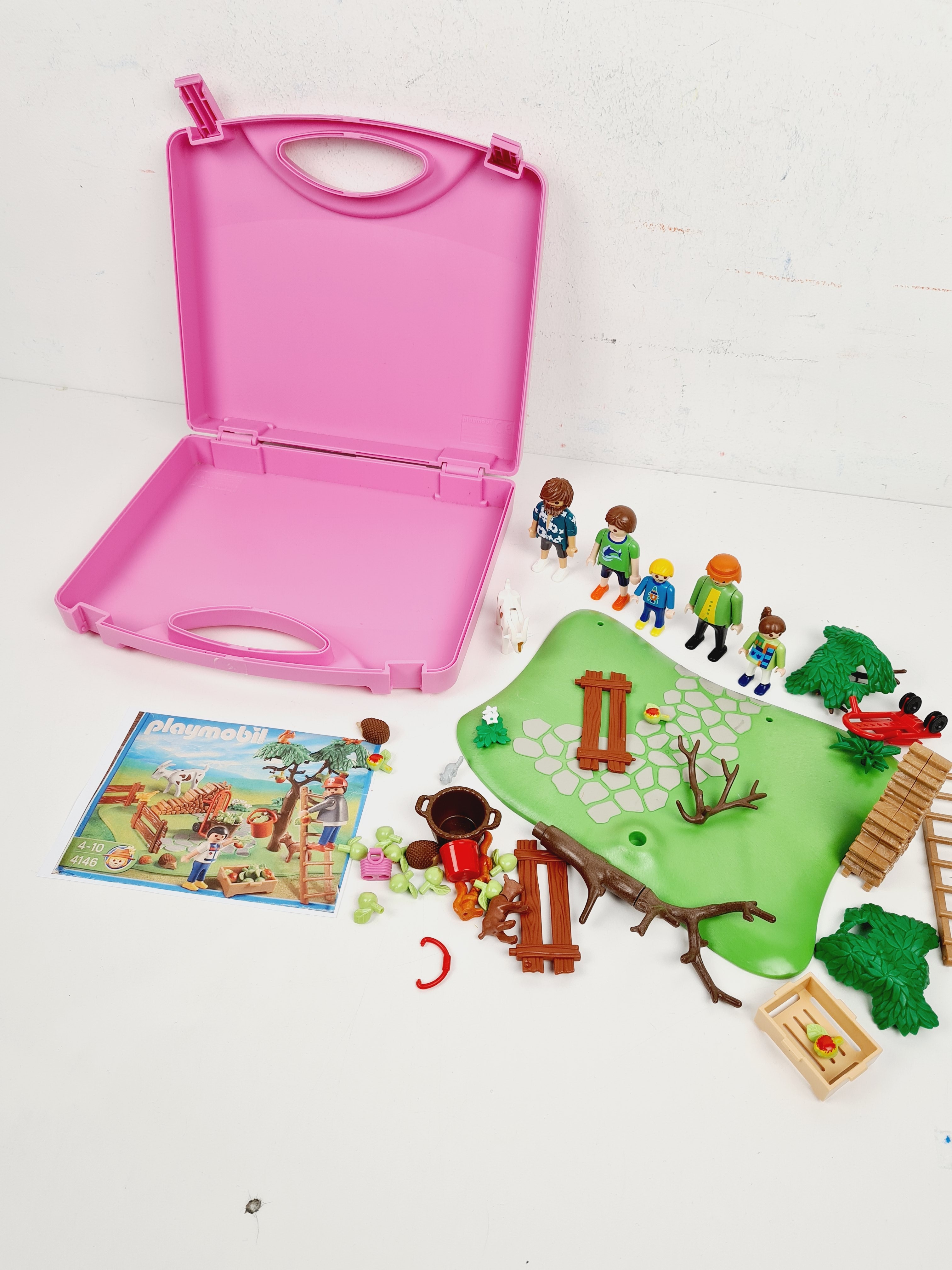 Voir photo 3 de Playmobil - 4146 Compact set cueillette des pommes - Playmobil - 4/10 ans Playmobil - 4146 Compact set cueillette des pommes - Playmobil - 4/10 ans - Vue 3 -