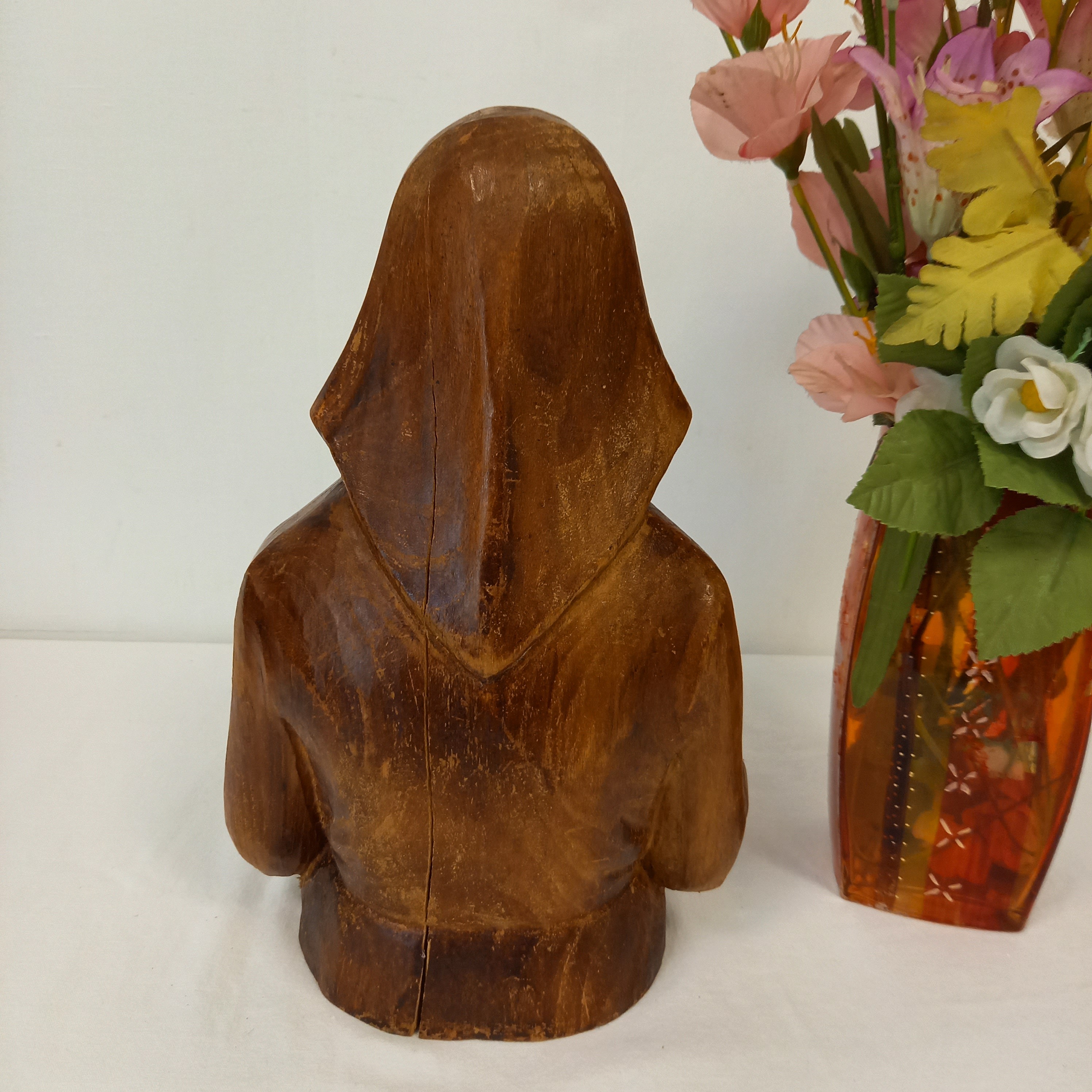 Sculpture de femme âgée en bois signé JC LARDEUX  - Photo 4