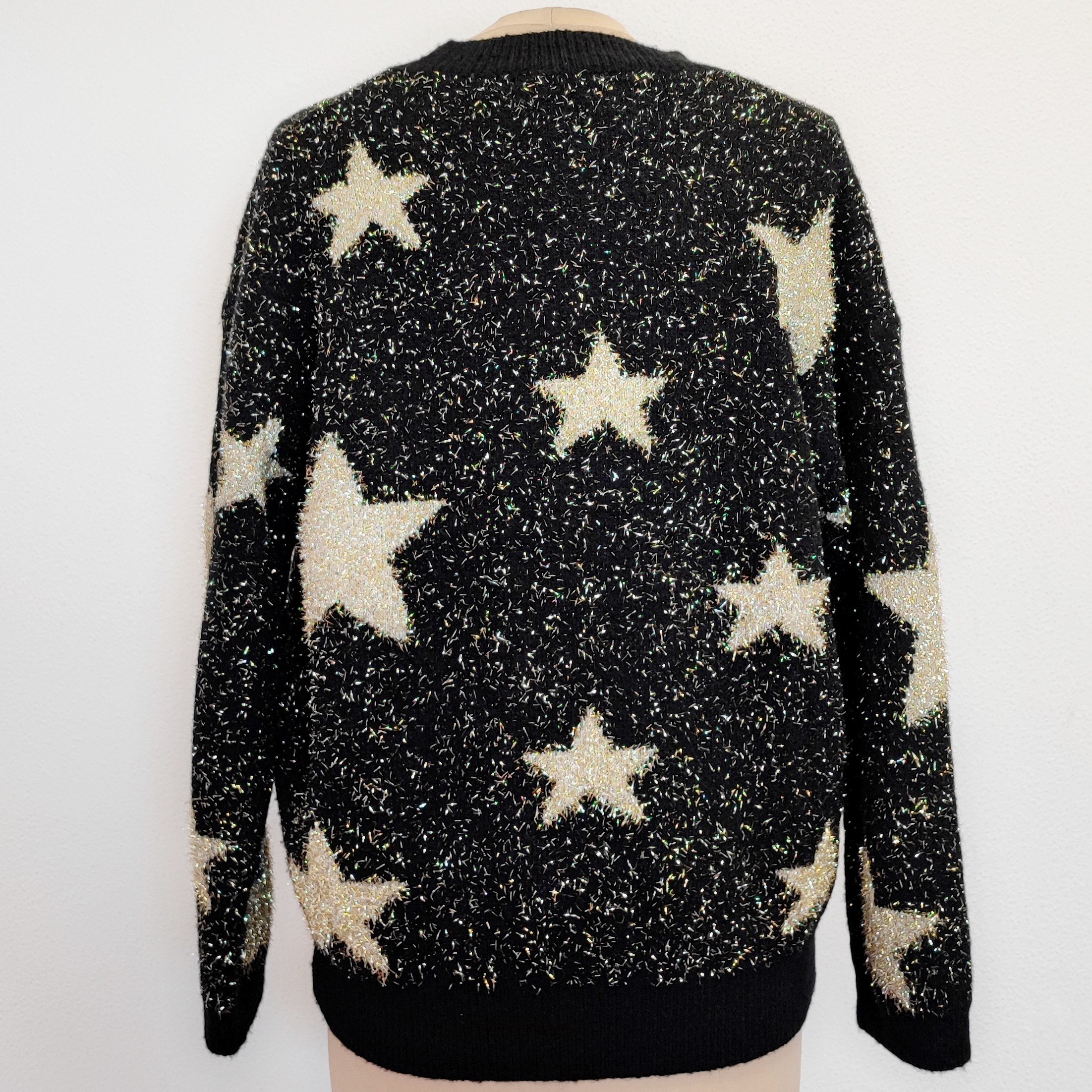 Voir photo 4 de BALMAIN -Pull noir en mailles scintillant - XL - Femme BALMAIN -Pull noir en mailles scintillant - XL - Femme Très bon état - Vue 4 -