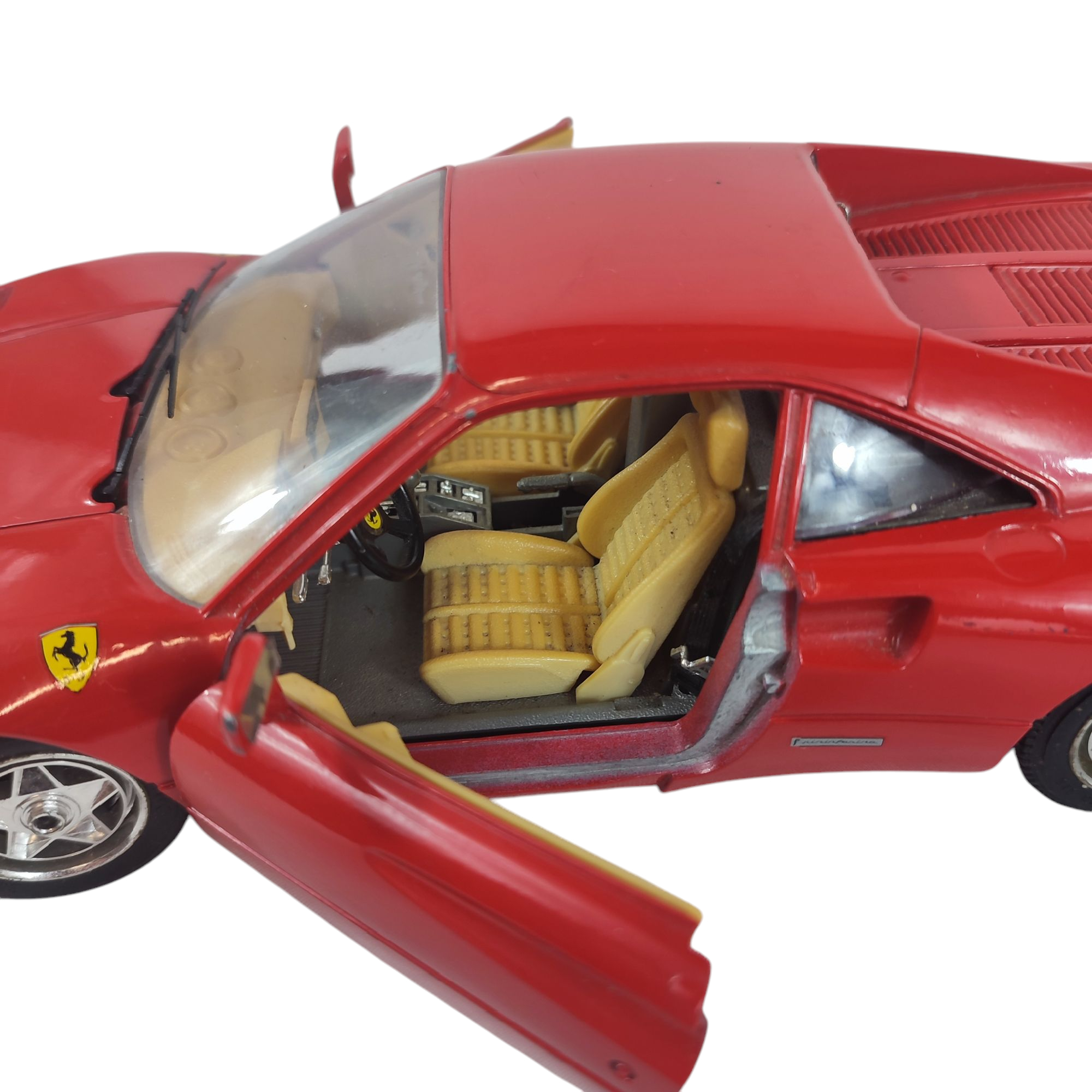 Voir photo 4 de Voiture Burago Ferrari GTO 1984 - scale 1/18 Voiture Burago Ferrari GTO 1984 - scale 1/18 Bon état - Vue 4 -