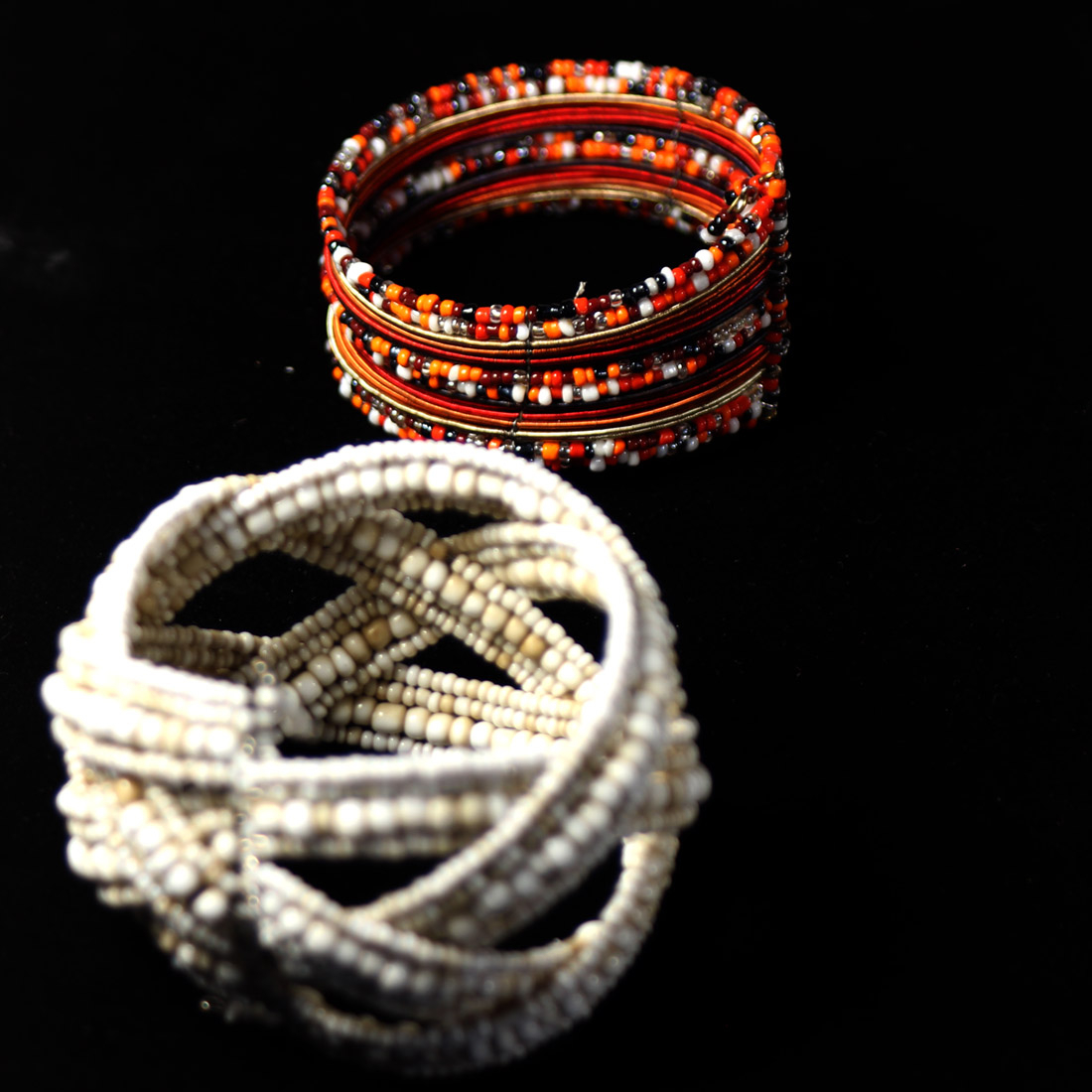 Bracelet manchette en perle Bon état - Vue 3 - 