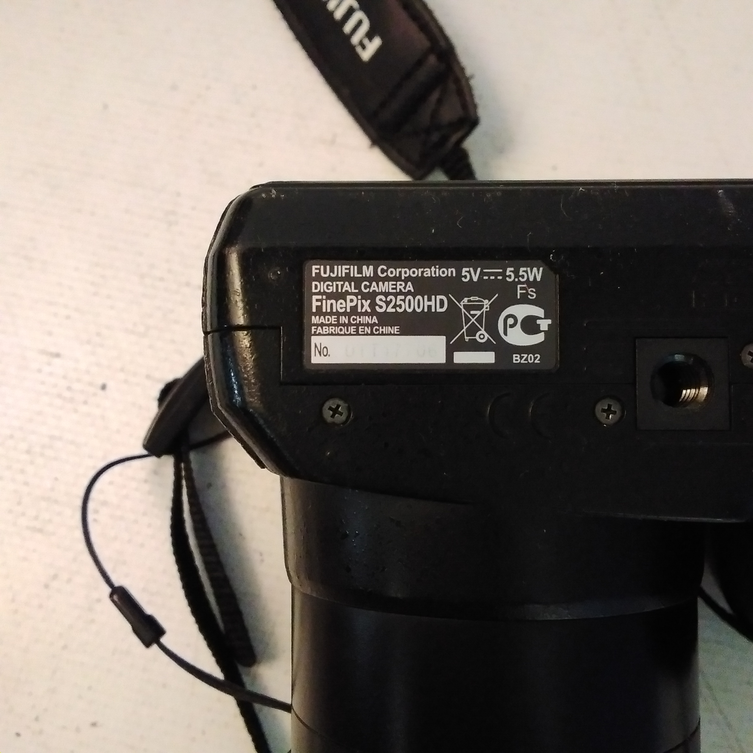 Appareil photo numérique - Fujifilm Finepix S 2500 État correct - Vue 4 - 