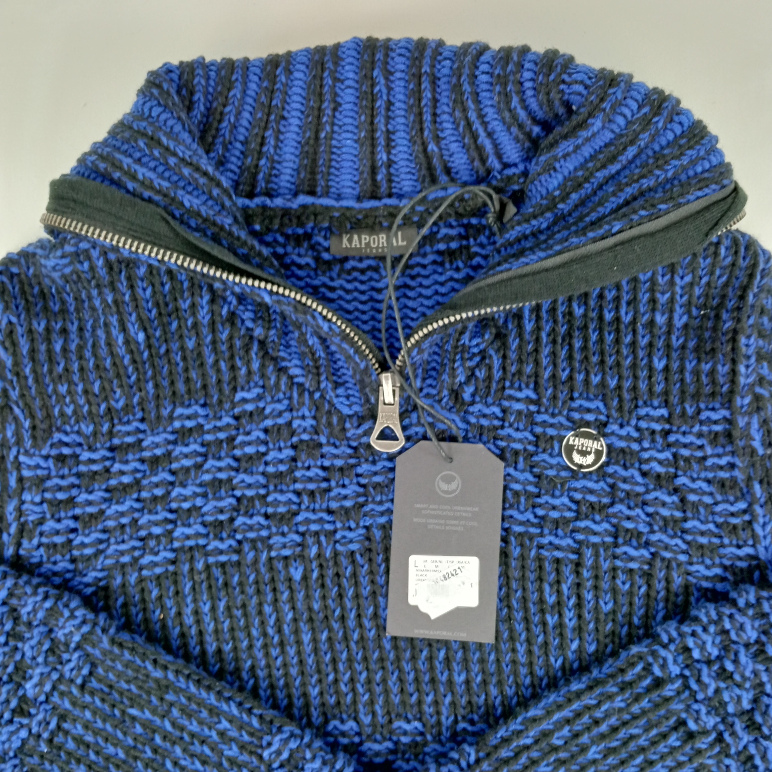 Pull homme de la marque Kaporal col camionneur à manches longues couleur noir et bleu taille L (42) - Comme neuf - Photo 3