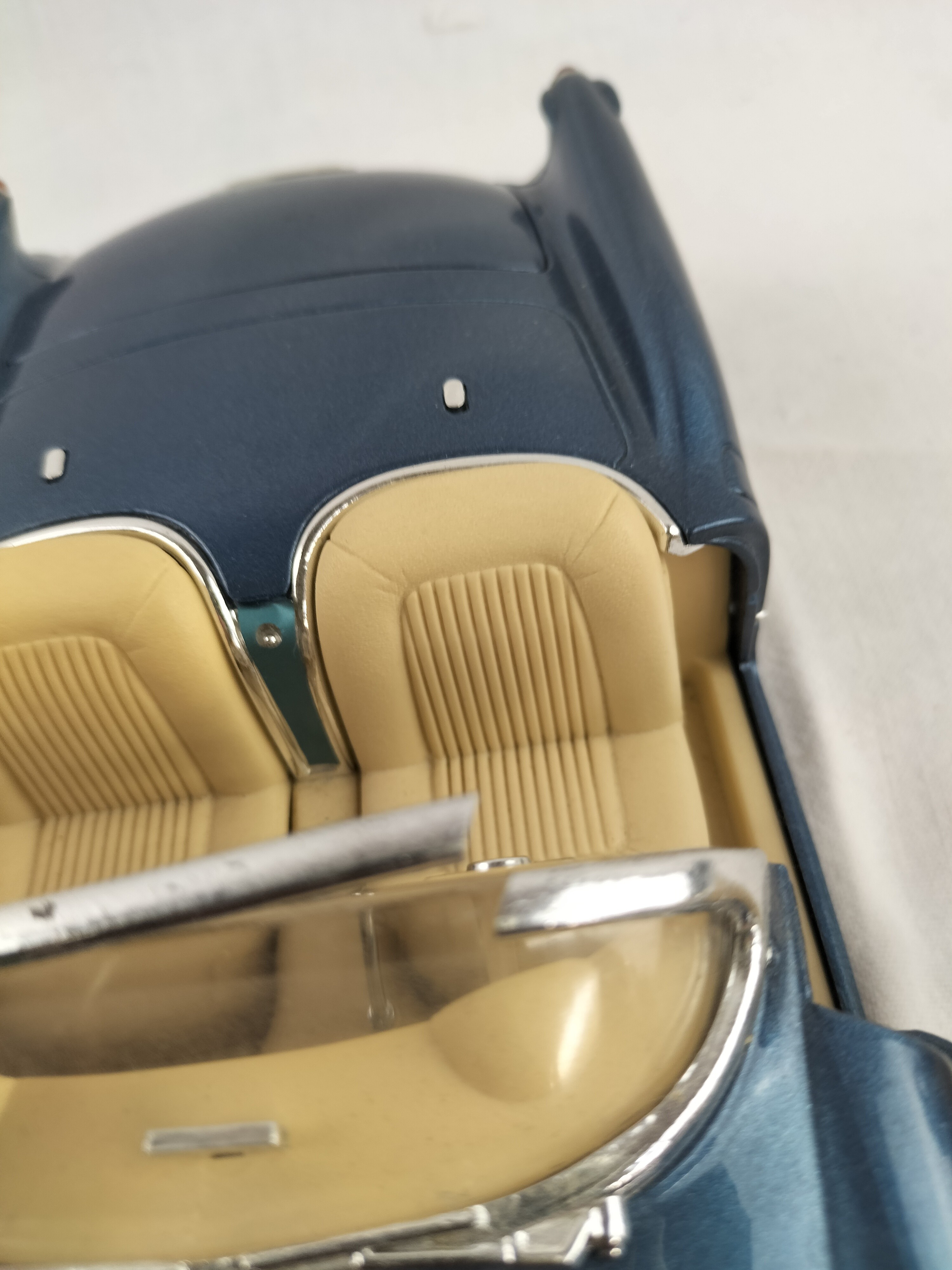 Voir photo 73 de Lot de 8 voitures miniatures de collection – Ferrari, Porsche, Mustang, Cadillac, Corvette Lot de 8 voitures miniatures de collection – Ferrari, Porsche, Mustang, Cadillac, Corvette Bon état - Vue 73 -