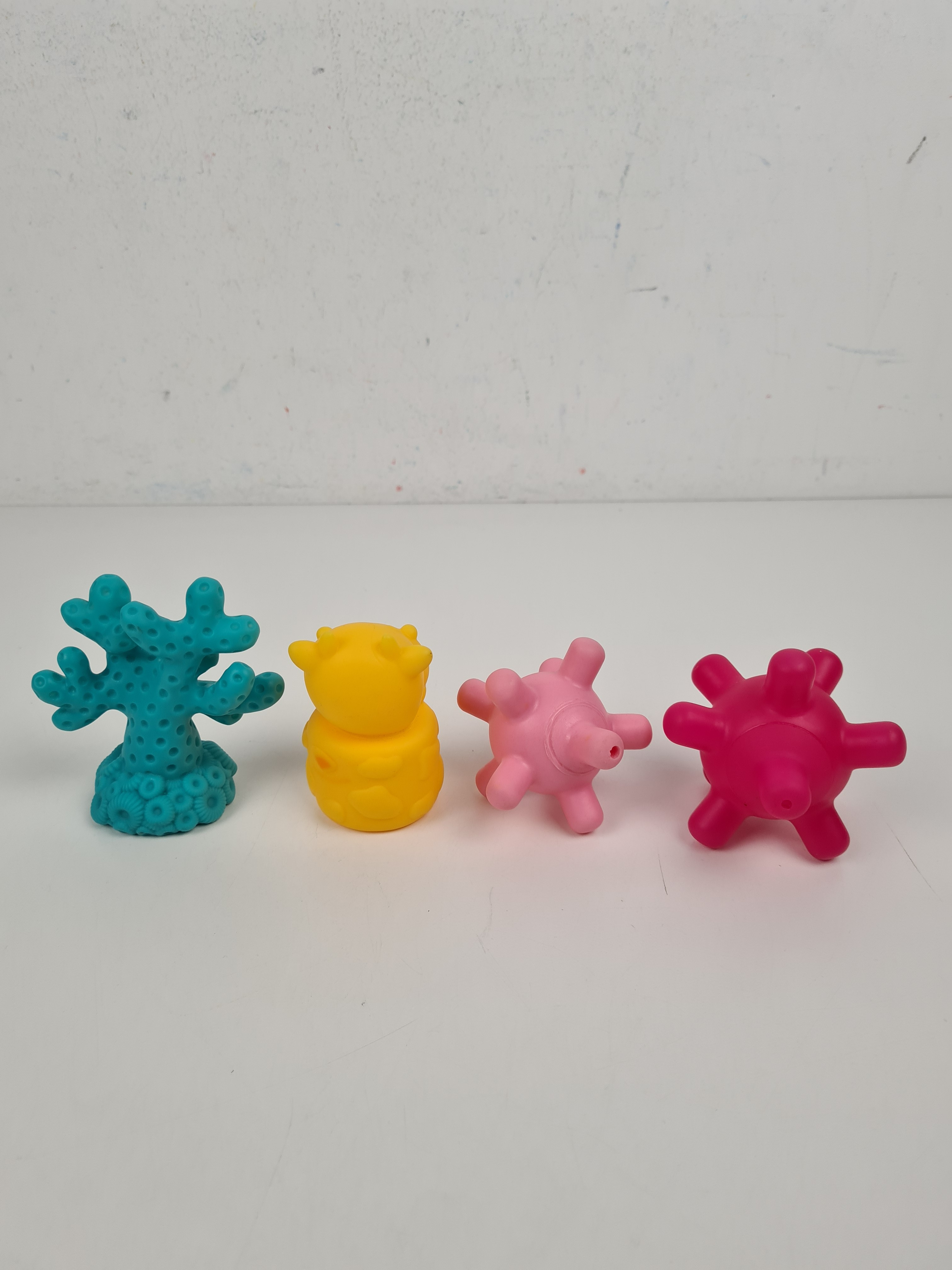 Jouet d'éveil - Lot de 4 petites balles sensorielles - 6 mois + - Photo 2