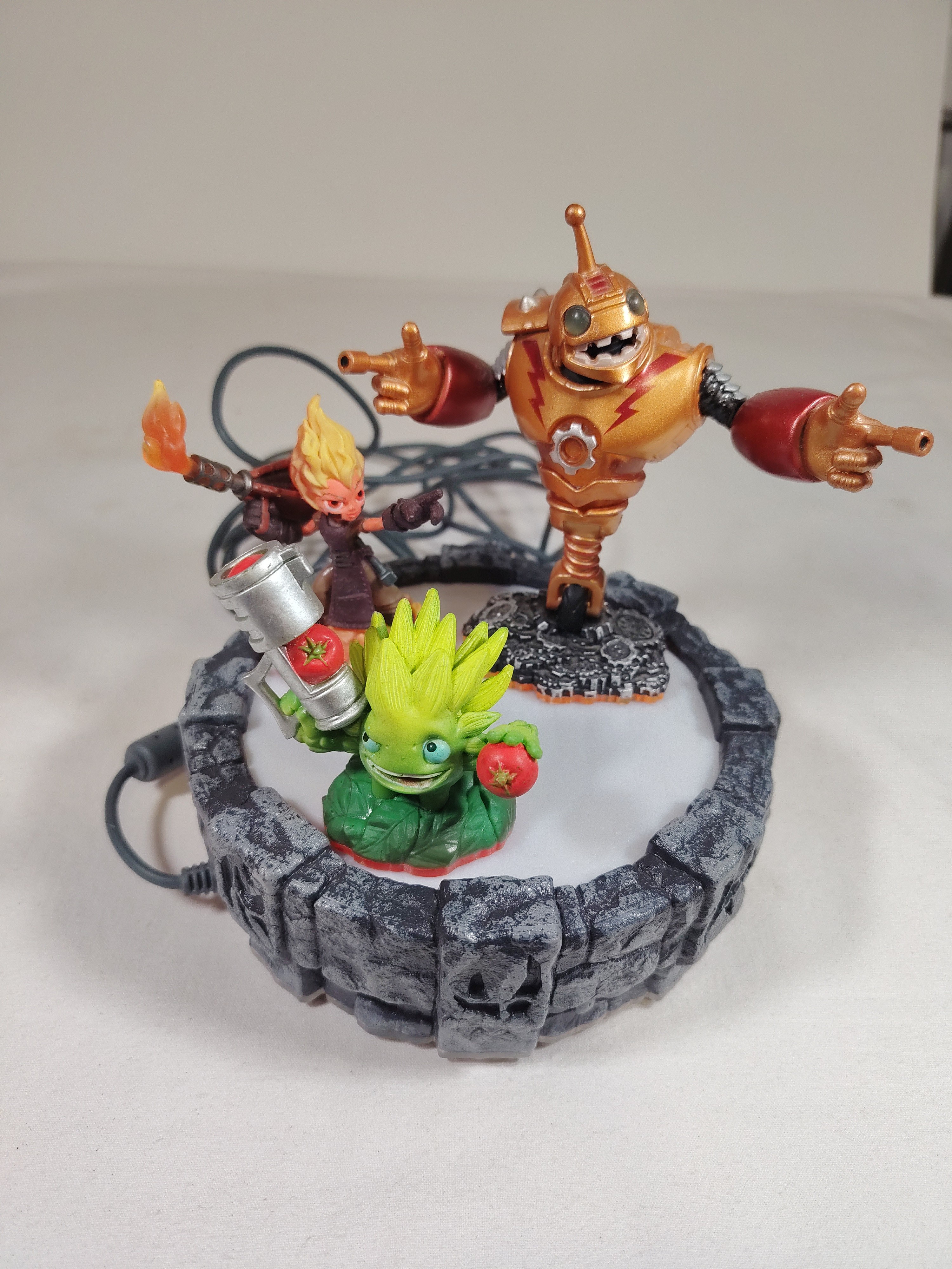 Lot figurines + jeux Skylanders superchargers racing wii Très bon état - Vue 4 - 