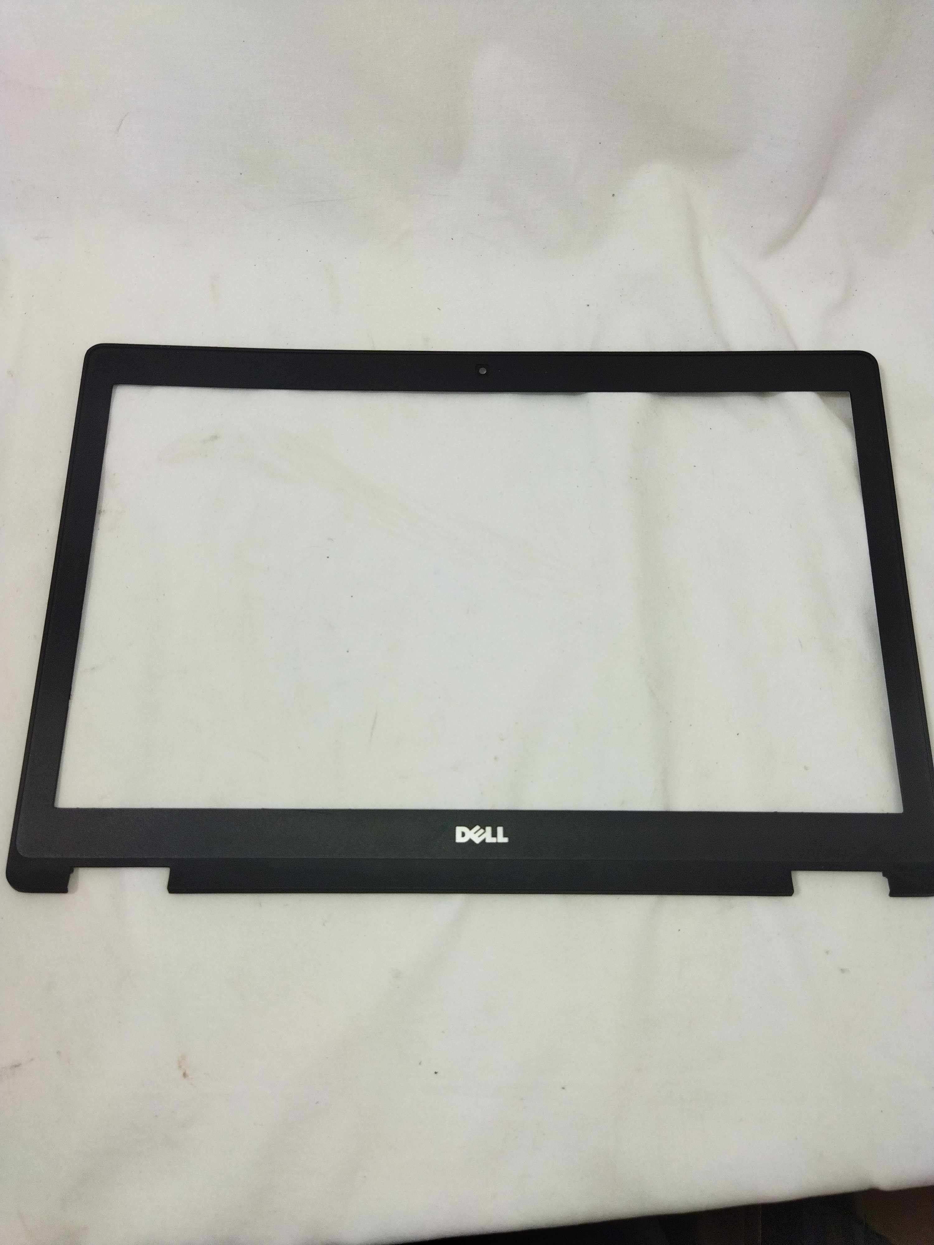 Bezel DELL Latitude 3500 bon état Bon état - Vue 3 - 