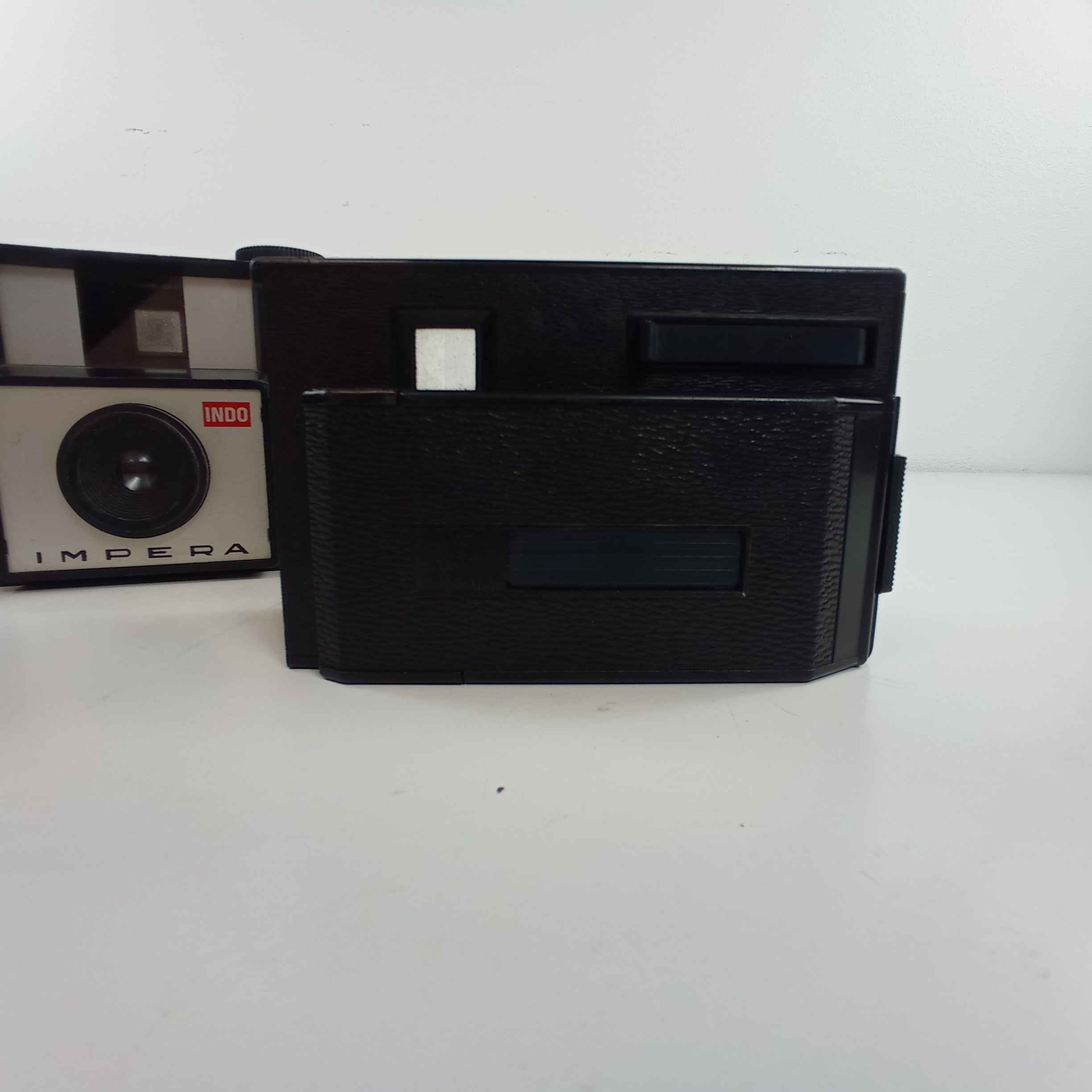 Appareils photo anciens , Indo Impera, Viva 126,Flash Rolleï  - Vue 5 - 