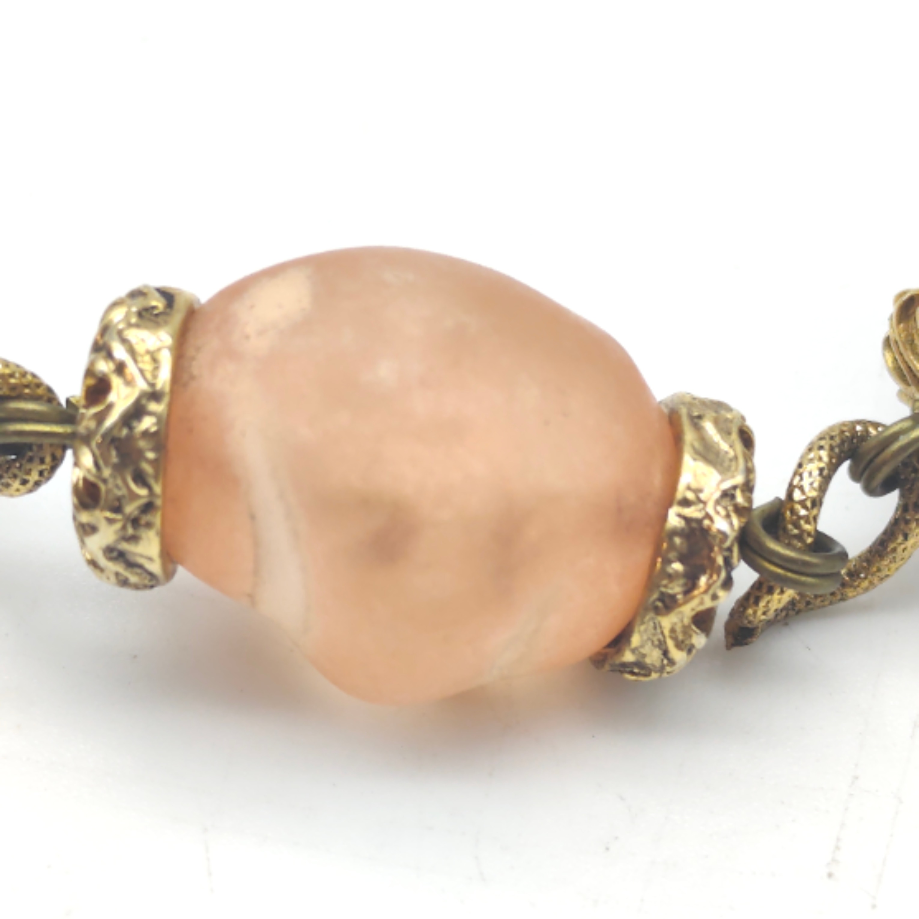 Voir photo 4 de Collier verre et métal doré. Collier verre et métal doré. - Vue 4 -
