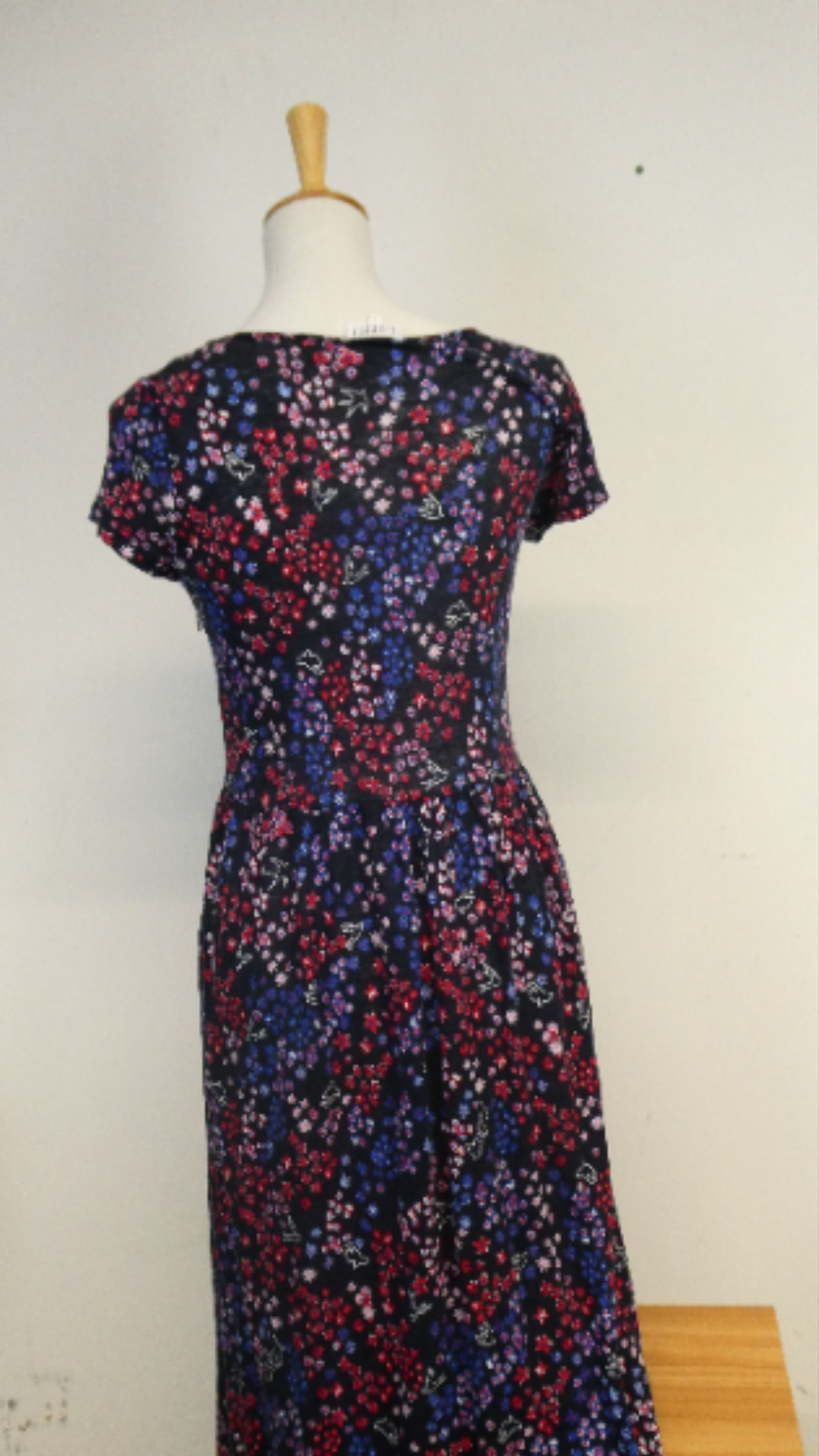 Claudie Pierlot - Robe bleue à fleurs multicolores - T1 - Photo 7