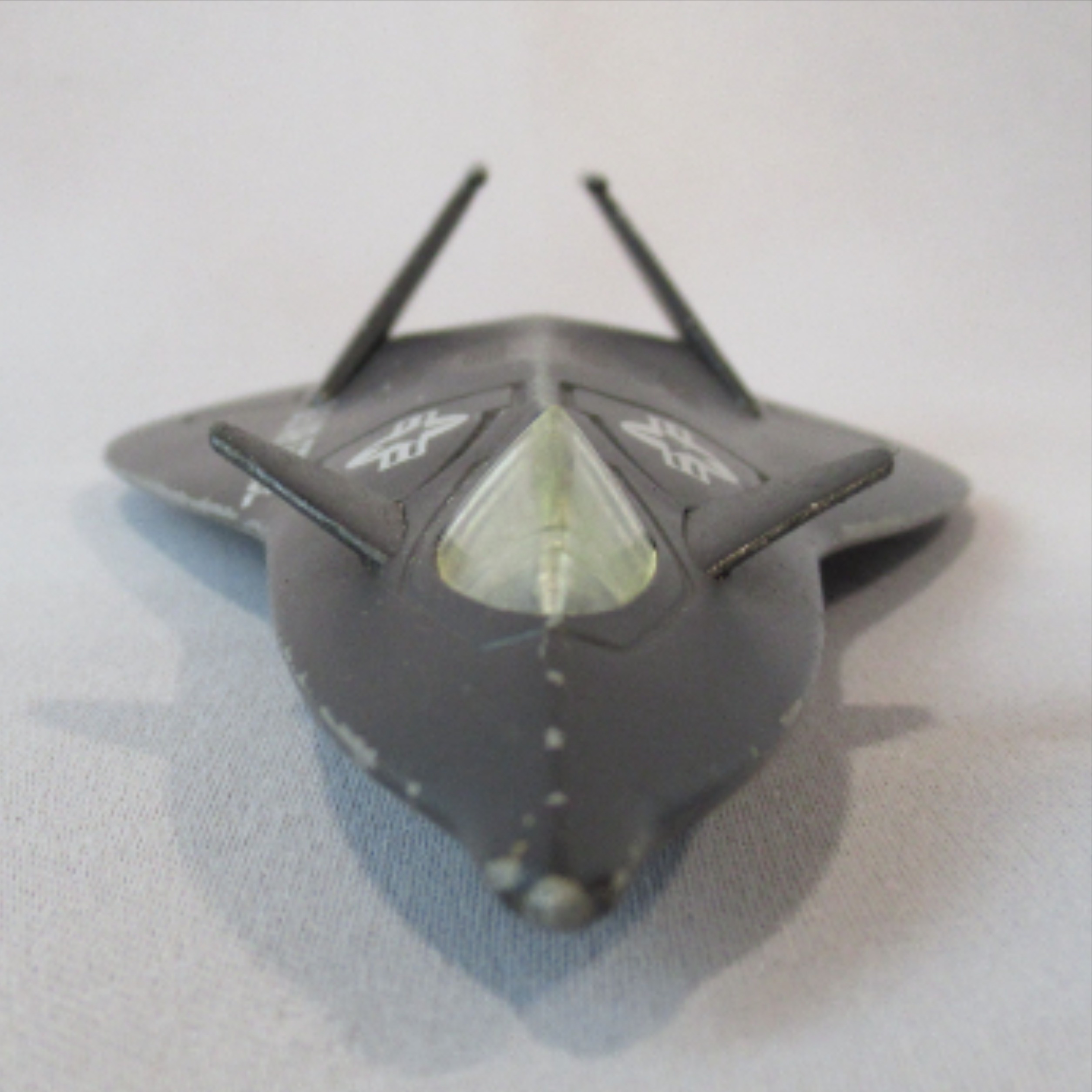 Voir photo 2 de Modèle réduit d'avion "Stealth Bomber F-19 US Air Force" Ertl Modèle réduit d'avion "Stealth Bomber F-19 US Air Force" Ertl État correct - Vue 2 -