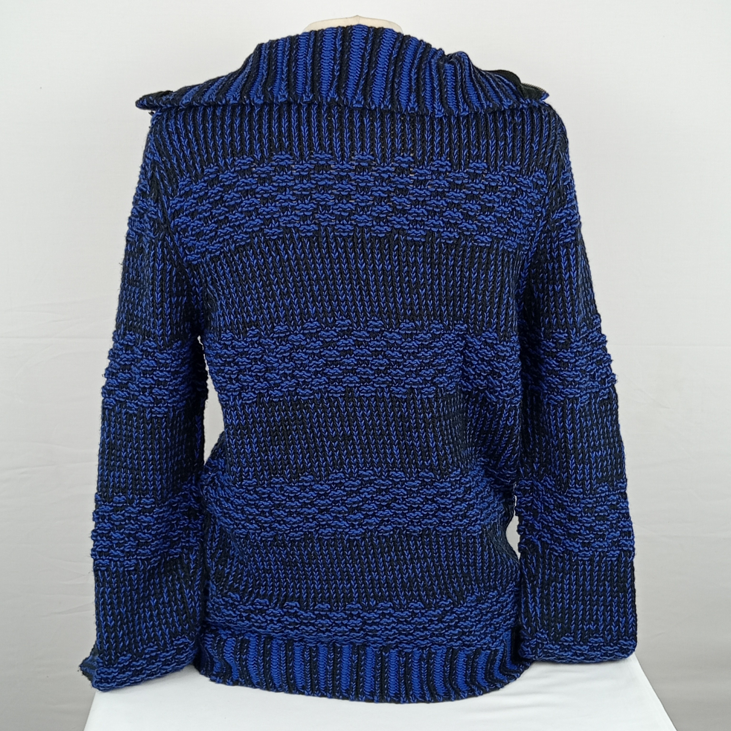 Pull homme de la marque Kaporal col camionneur à manches longues couleur noir et bleu taille L (42) - Comme neuf - Photo 2