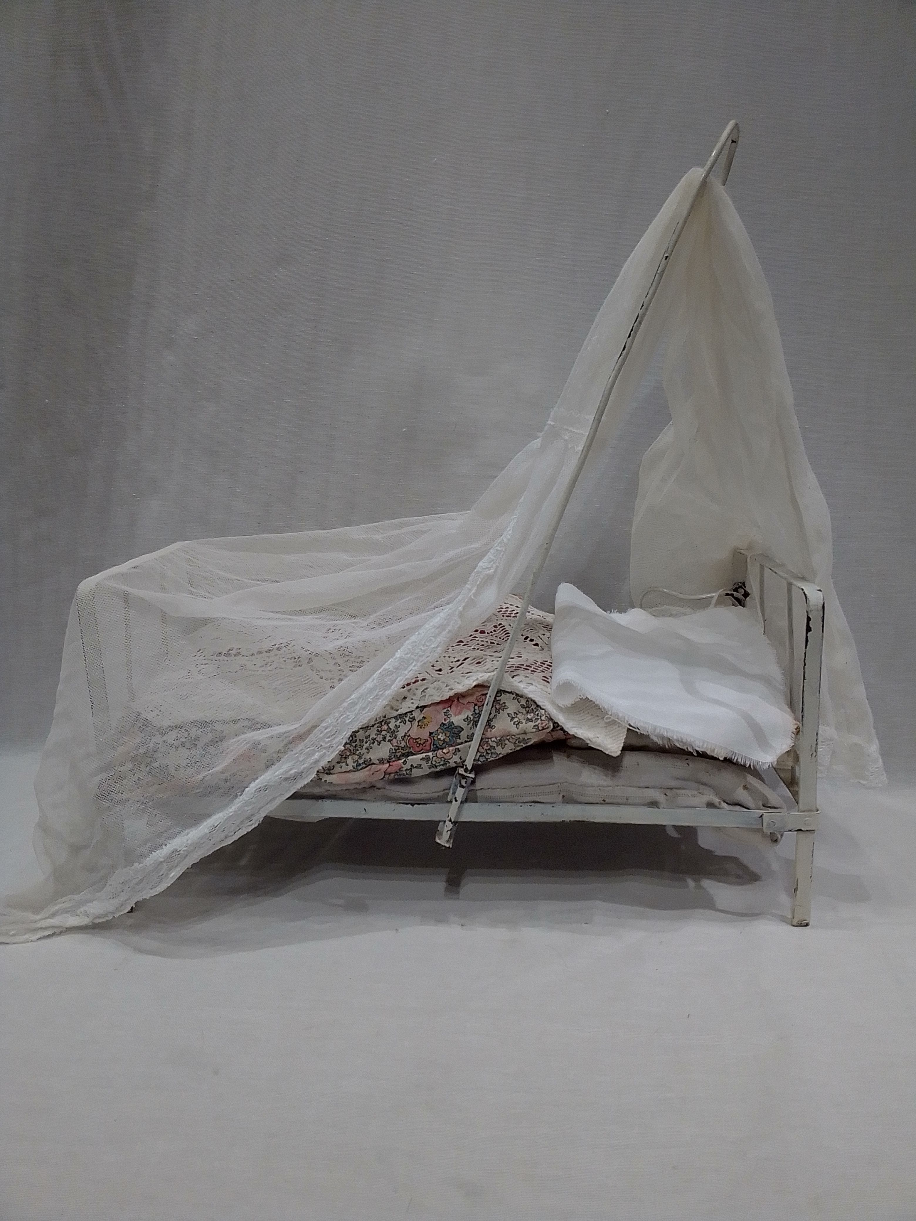 Poupée ancienne - tête- mains : porcelaine