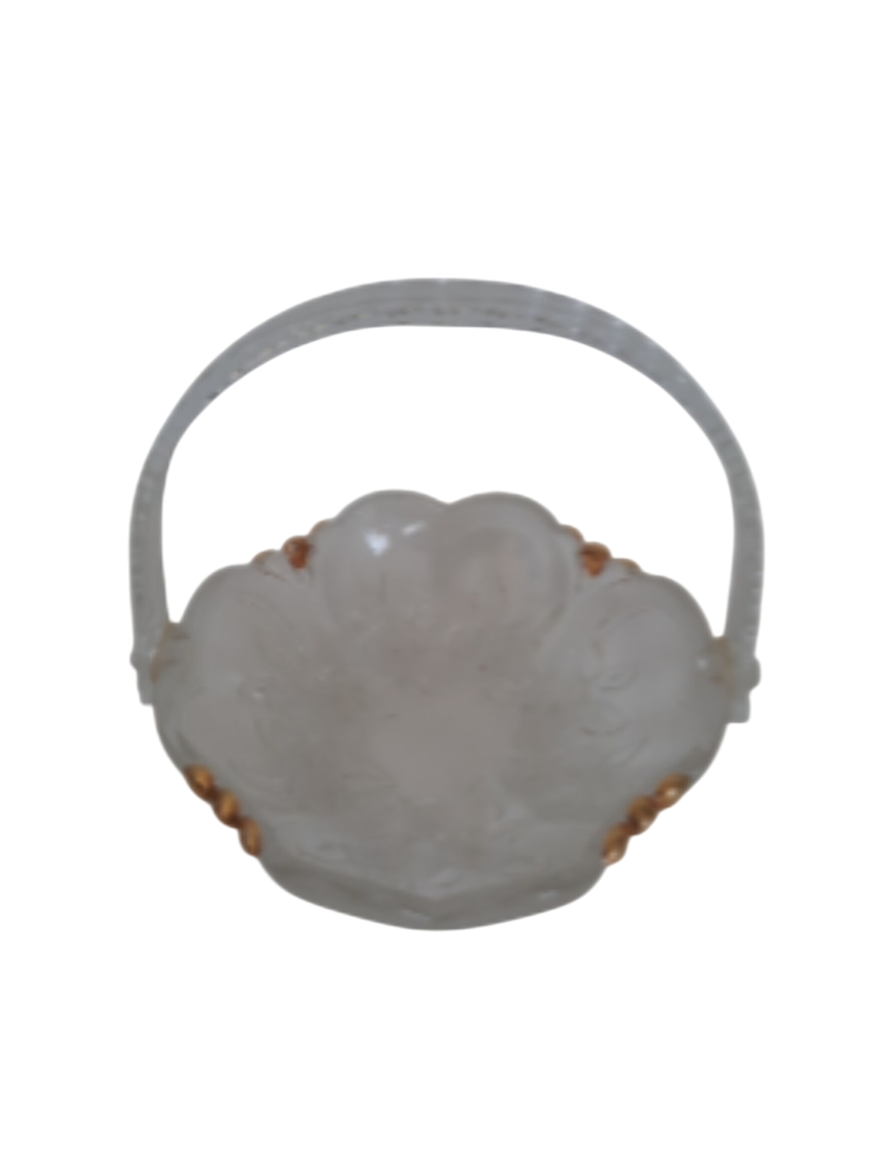 Acheter Panier en verre à motif floral sculpté à anse en plastique État correct - 14,00 € Panier en verre à motif floral sculpté à anse en plastique État correct - reconditionné disponible sur Label Emmaüs