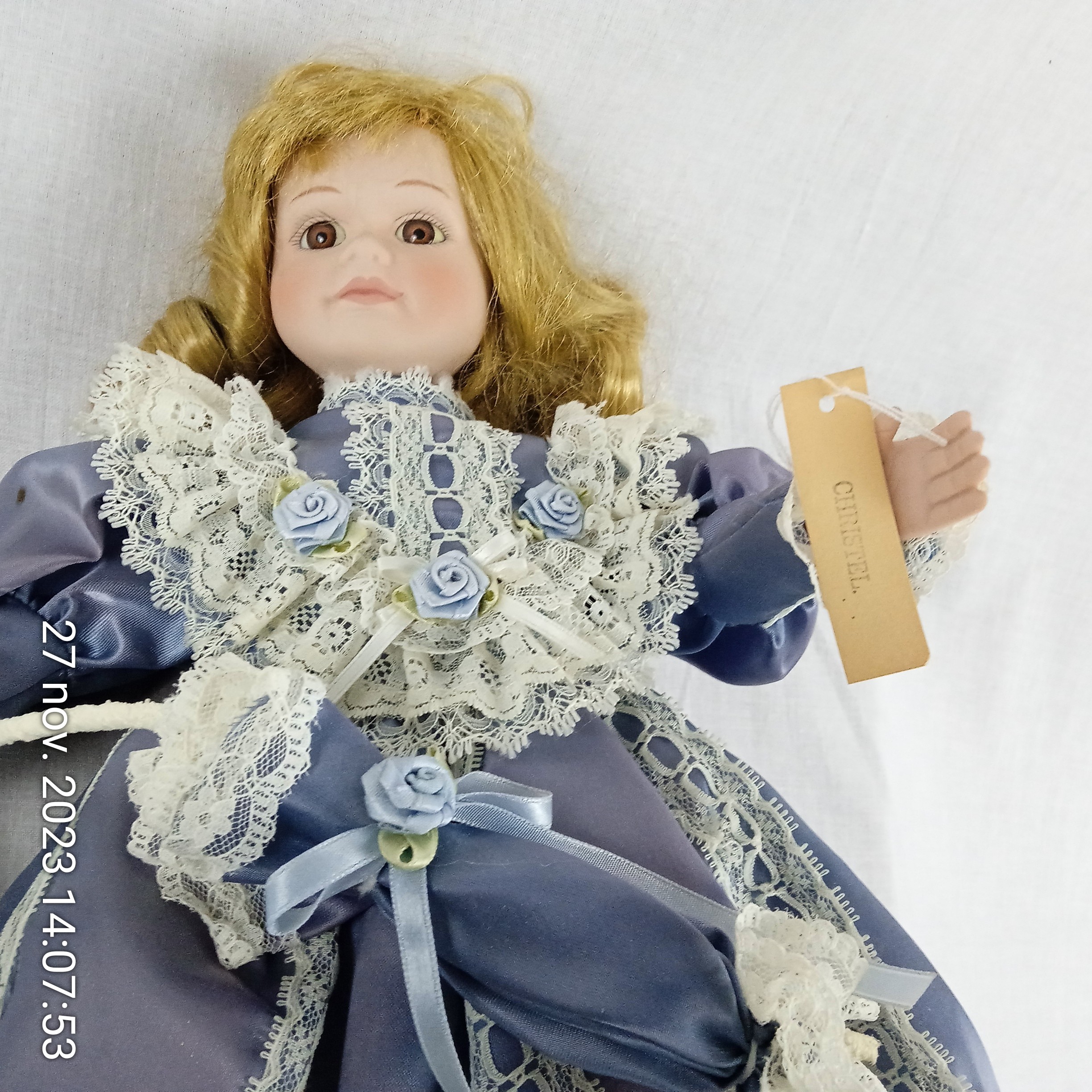 Ancienne poupée Christel en porcelaine  - Photo 6