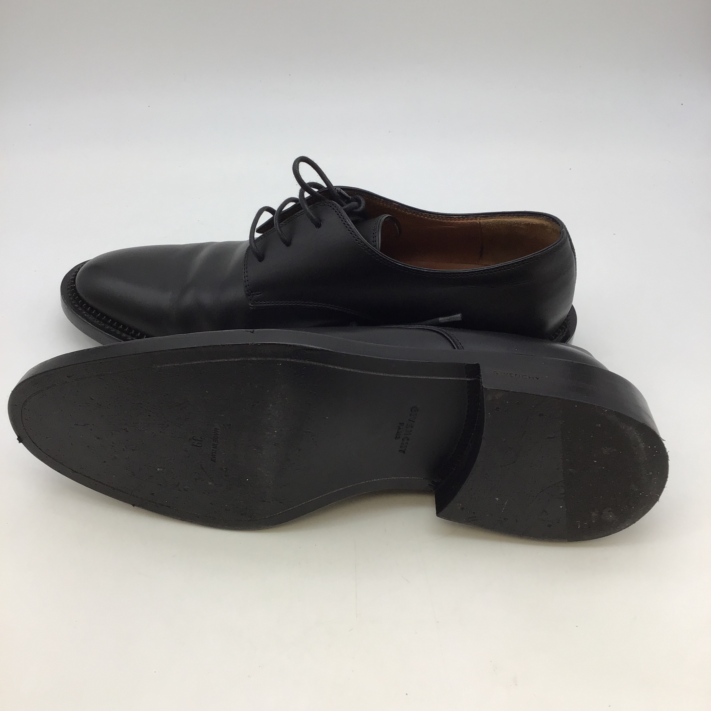 Voir photo 2 de Chaussures Givenchy Paris - T.39 Chaussures Givenchy Paris - T.39 Très bon état - Vue 2 -