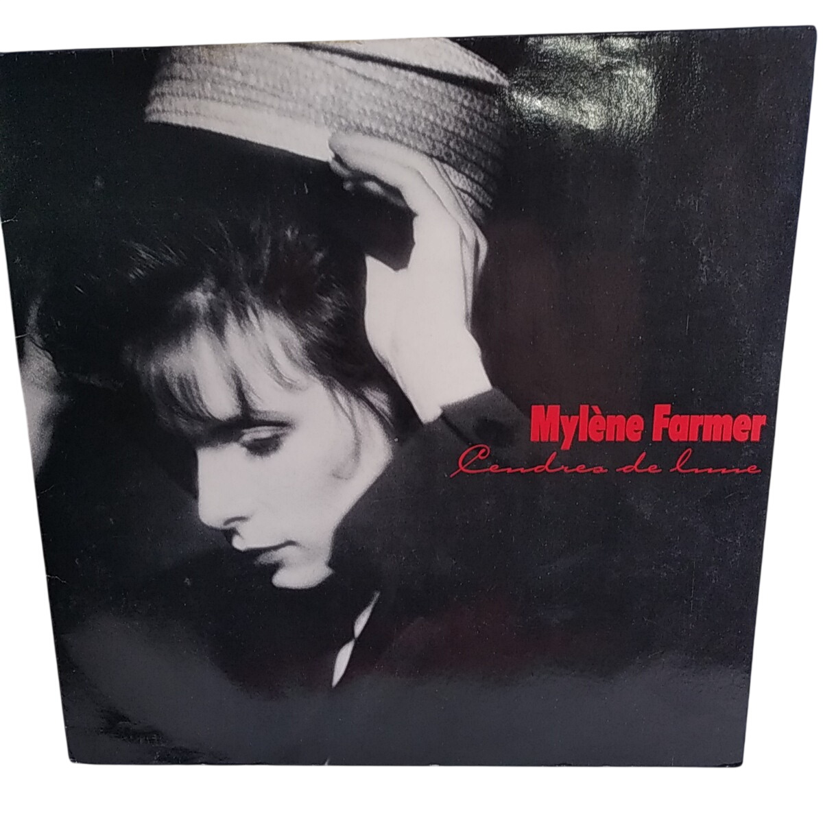 Acheter Album vinyle de Mylène Farmer "Cendres de Lune" de 1986 Bon état - 25,00 € Album vinyle de Mylène Farmer "Cendres de Lune" de 1986 Bon état - reconditionné disponible sur Label Emmaüs