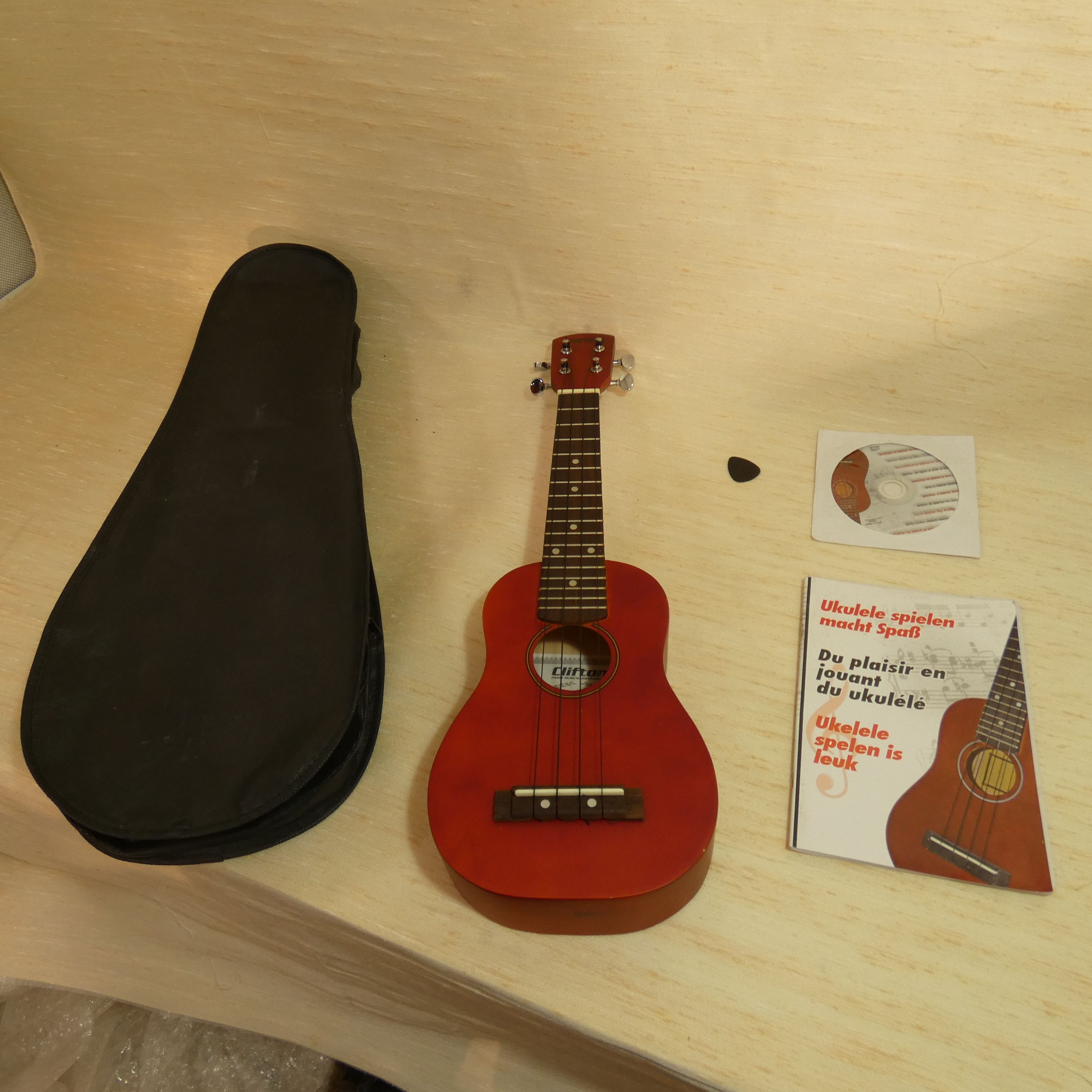 Ukulele Sopran CLIFTON Bon état - Vue 2 - 