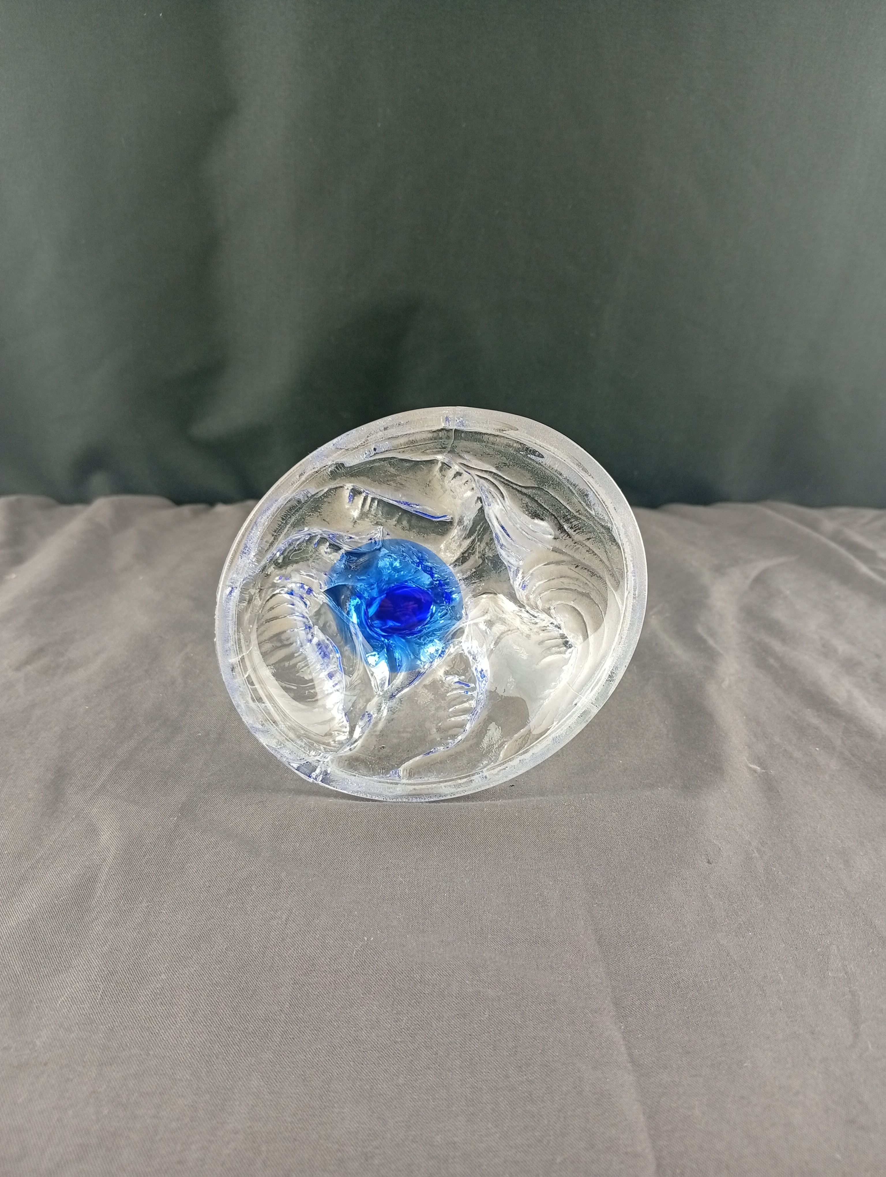 Sculpture / Statue en cristal d'Arques motif dauphin de couleur transparent et bleu - Photo 5