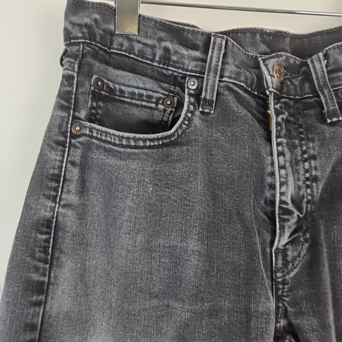 Levis Strauss & Co - Jeans gris en coton - Taille 38/40 (estimé) Longueur = 106 cm Très bon état - Vue 2 - 