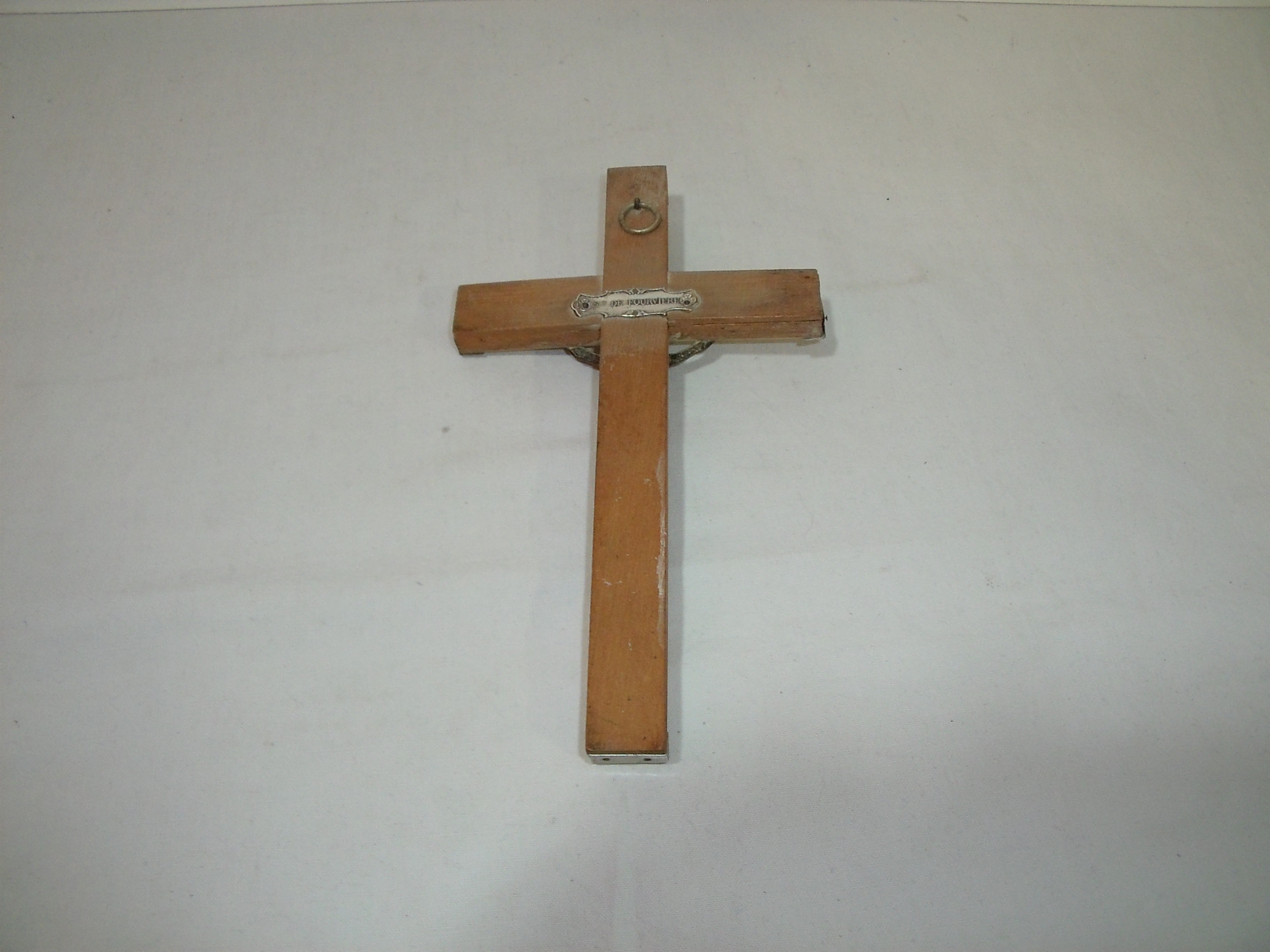 Crucifix en bois recouvert de nacre - Photo 2