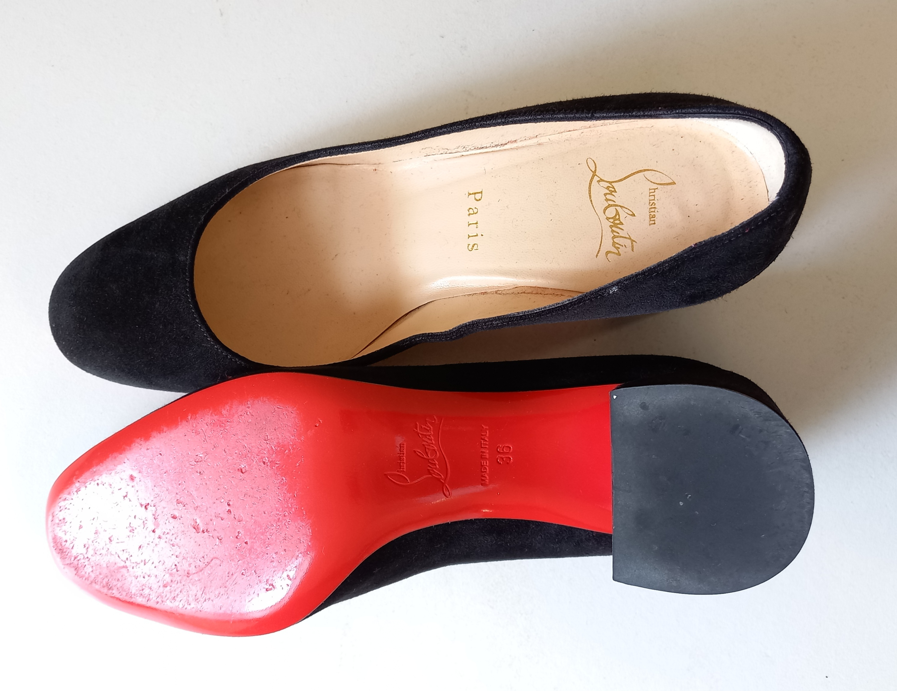 Escarpins "christian louboutin" modèle Miss Sab pointure T36 en veau velours Très bon état - Vue 3 - 