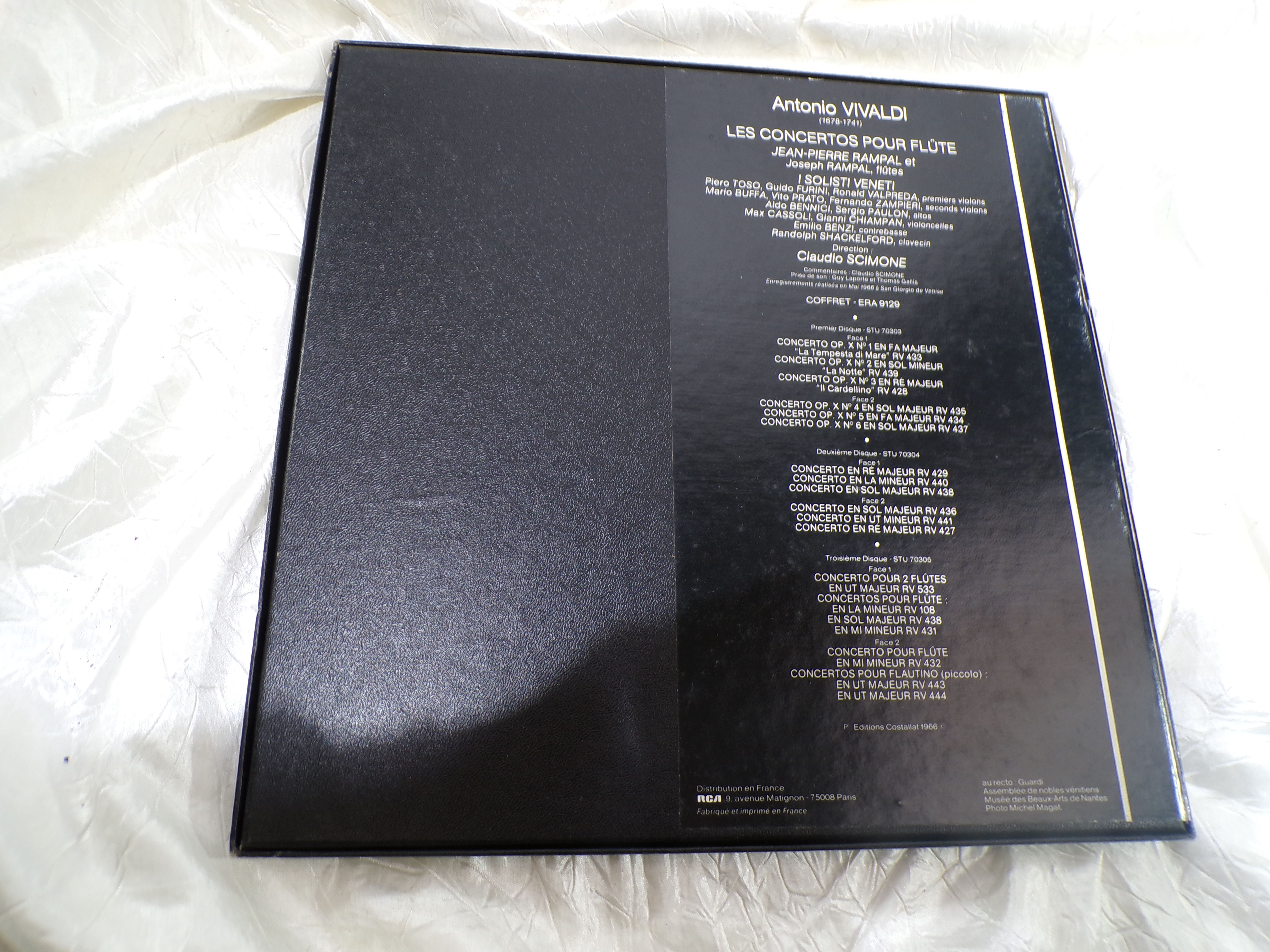 Disques vinyles (3) regroupant l'intégrale de l'œuvre pour flûte de Vivaldi. Les concertos pour flutes Très bon état - Vue 2 - 