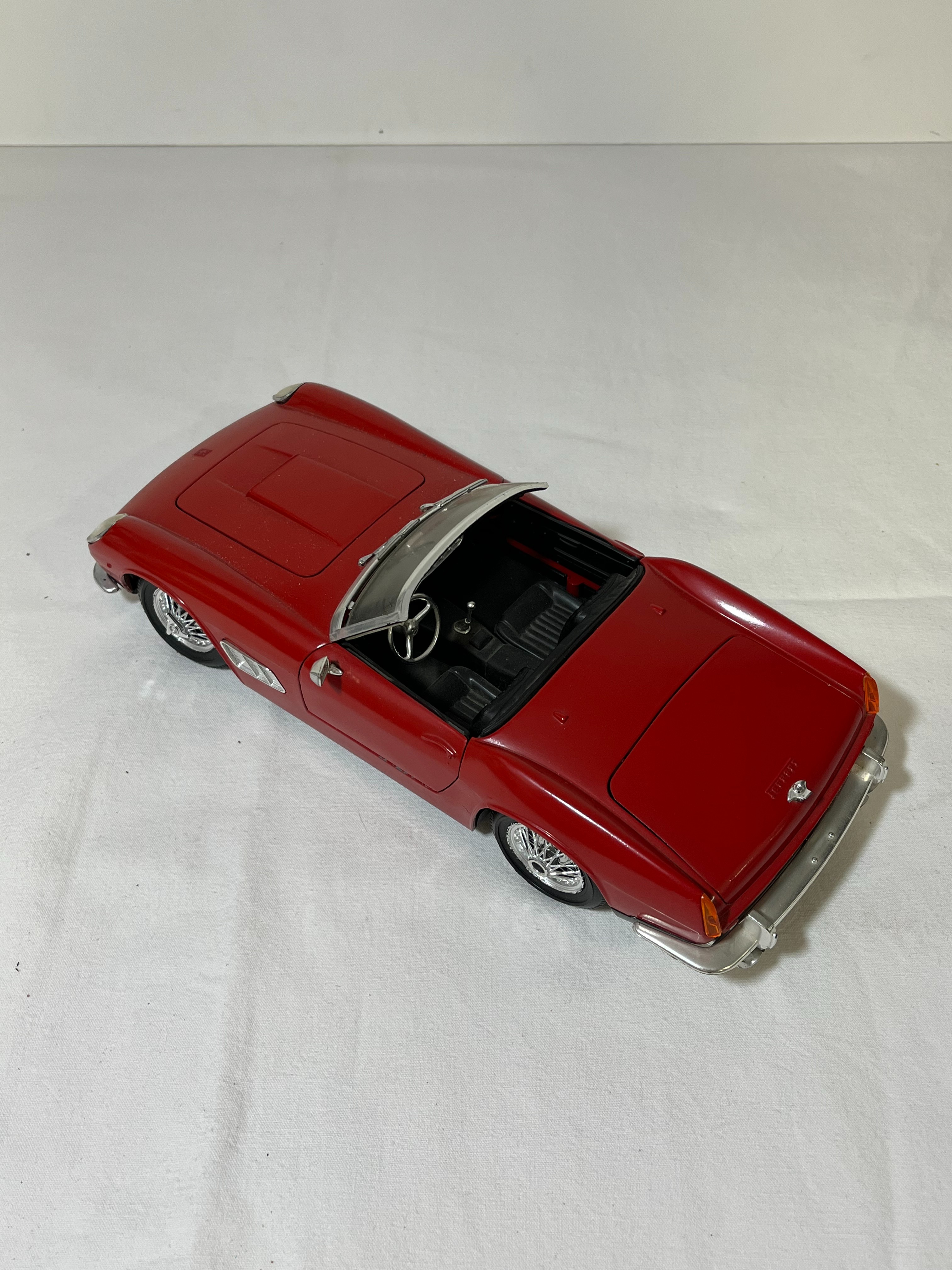 Voiture de collection "Ferrari" (TG21) Très bon état - Vue 4 - 