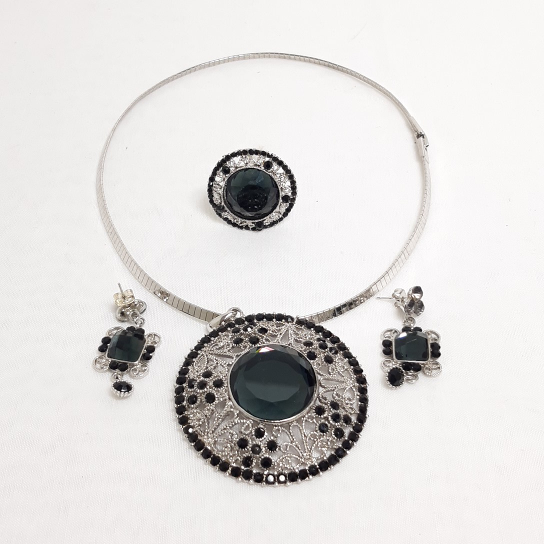 Parure De Bijoux Nacre Et Perles Bleues - Collier Ras De Cou + Boucles D'oreilles - Neuf Sans Emballage