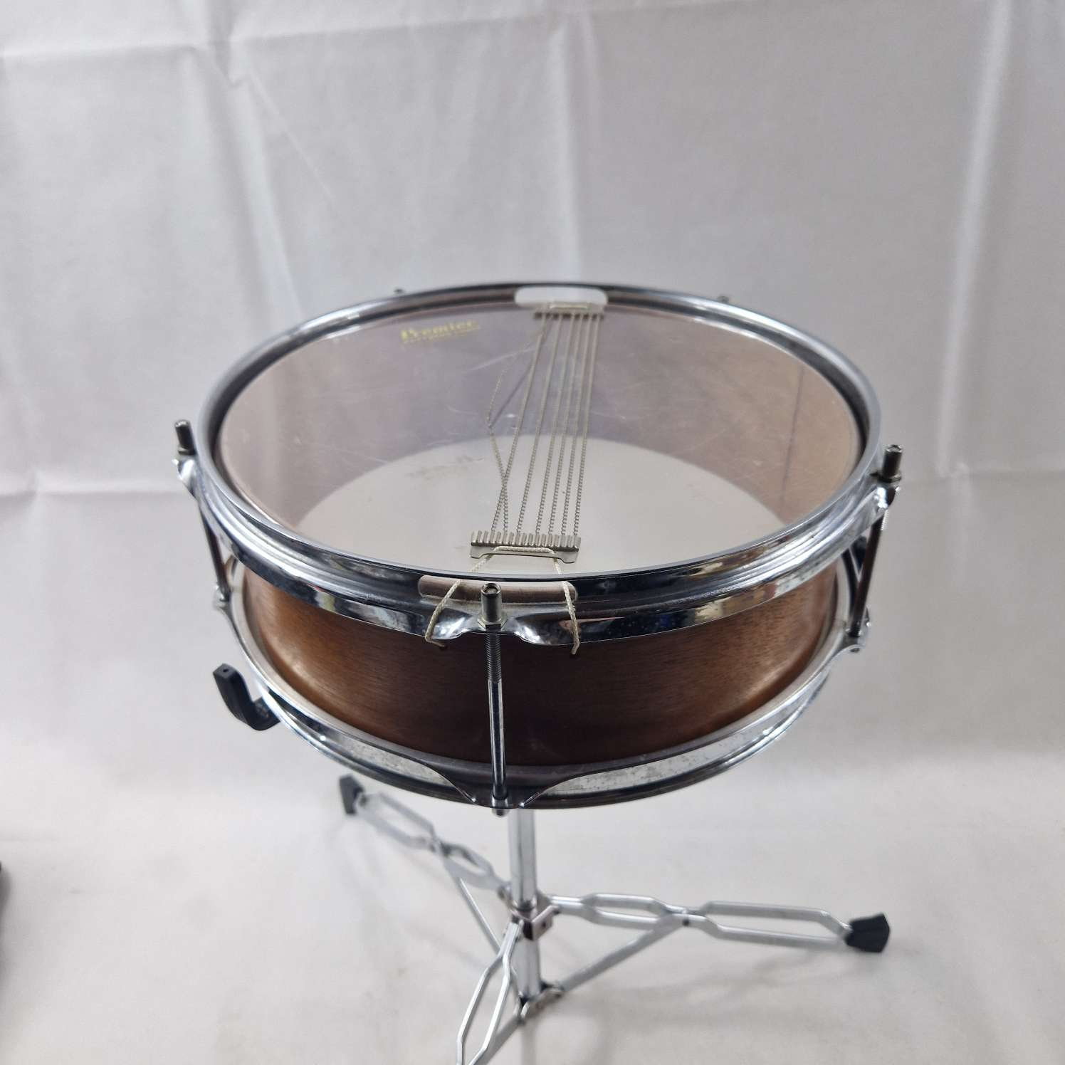 Voir photo 8 de Caisse Clair Premier 32 cm de diamètre avec son pied Caisse Clair Premier 32 cm de diamètre avec son pied - Vue 8 -