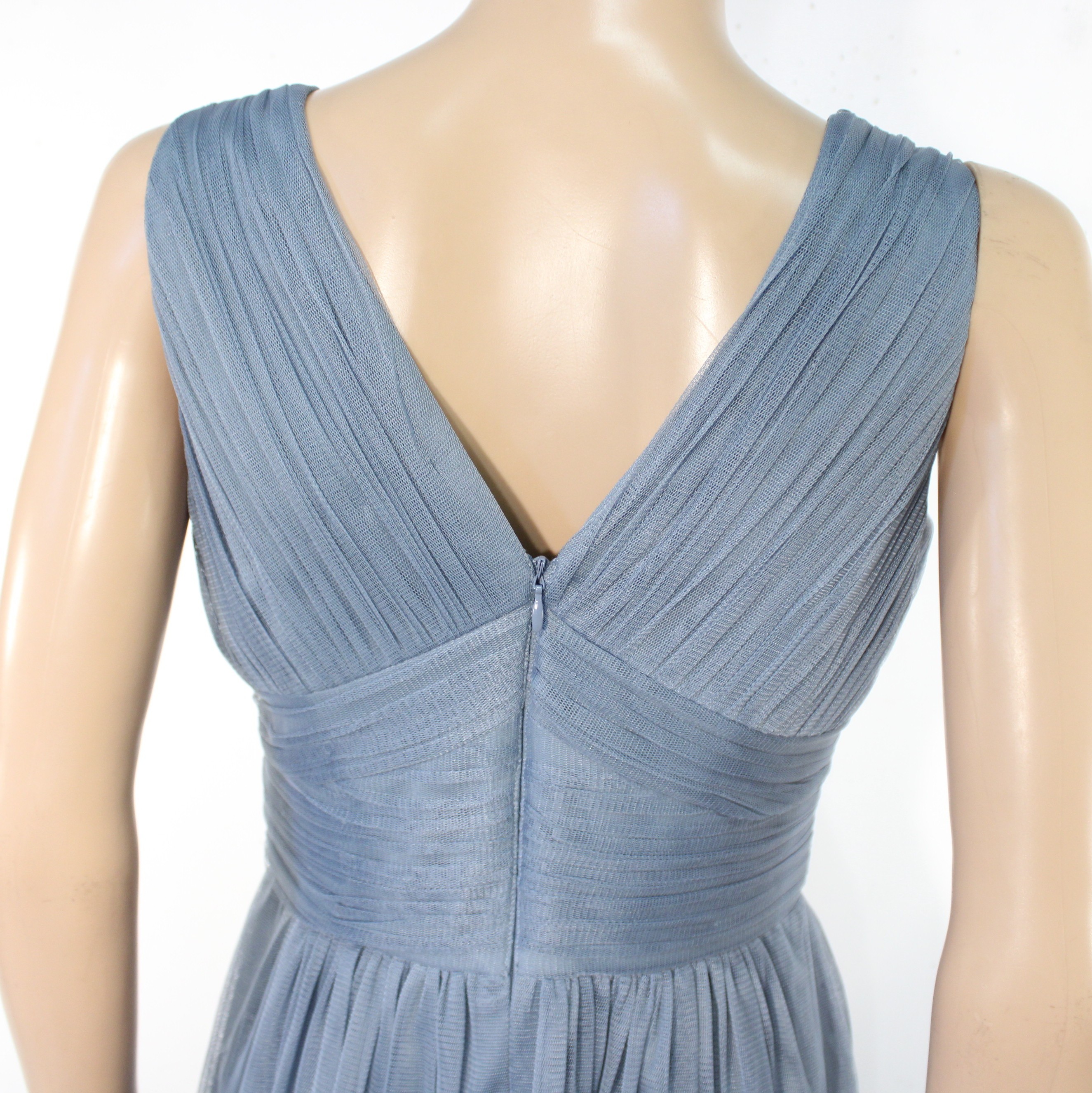 Voir photo 4 de Robe Soirée Grise ESPRIT Taille 38 Robe Soirée Grise ESPRIT Taille 38 Bon état - Vue 4 -