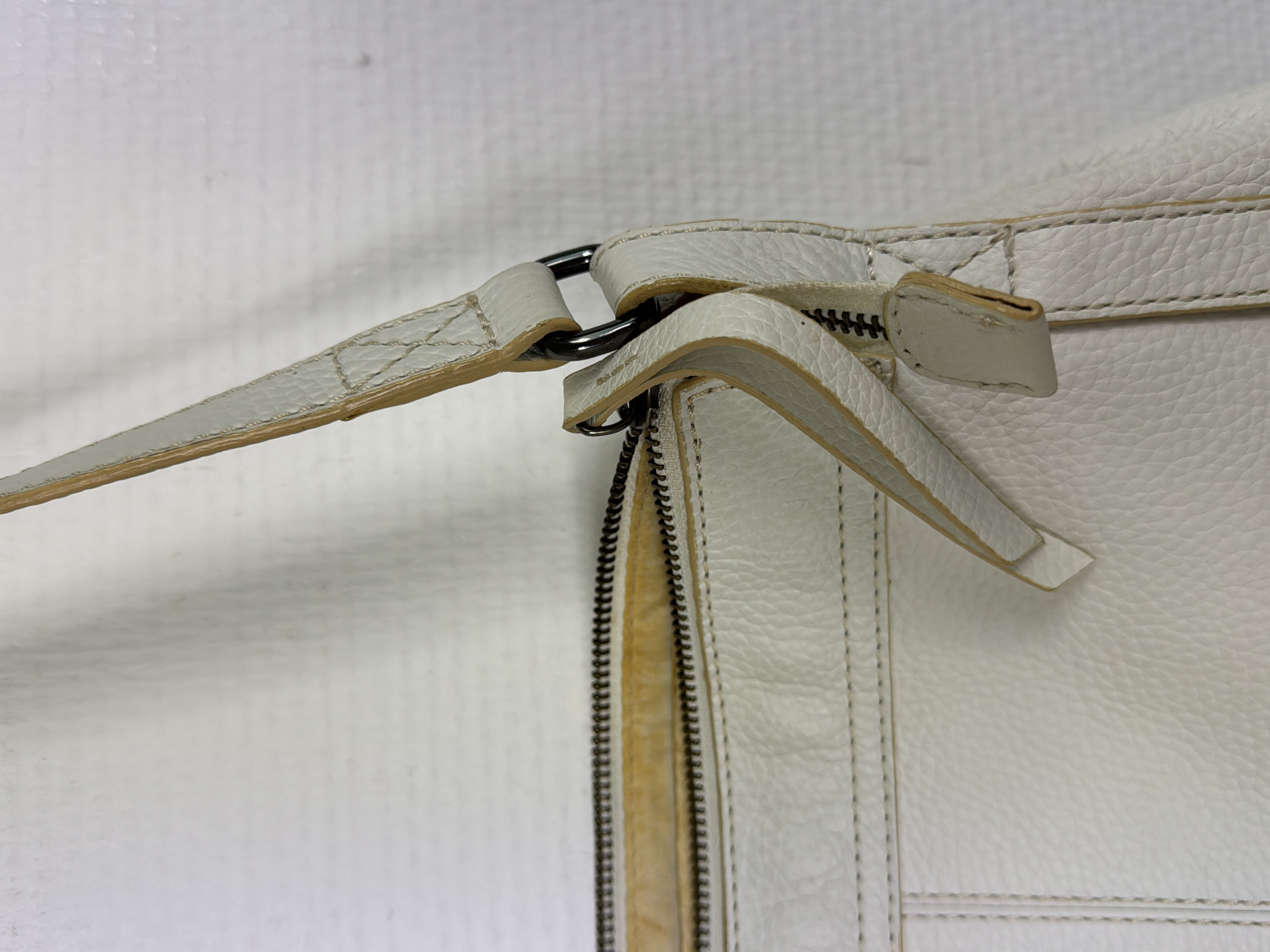 Sac à main bandoulière cuir blanc Sisley 👜 - Photo 3