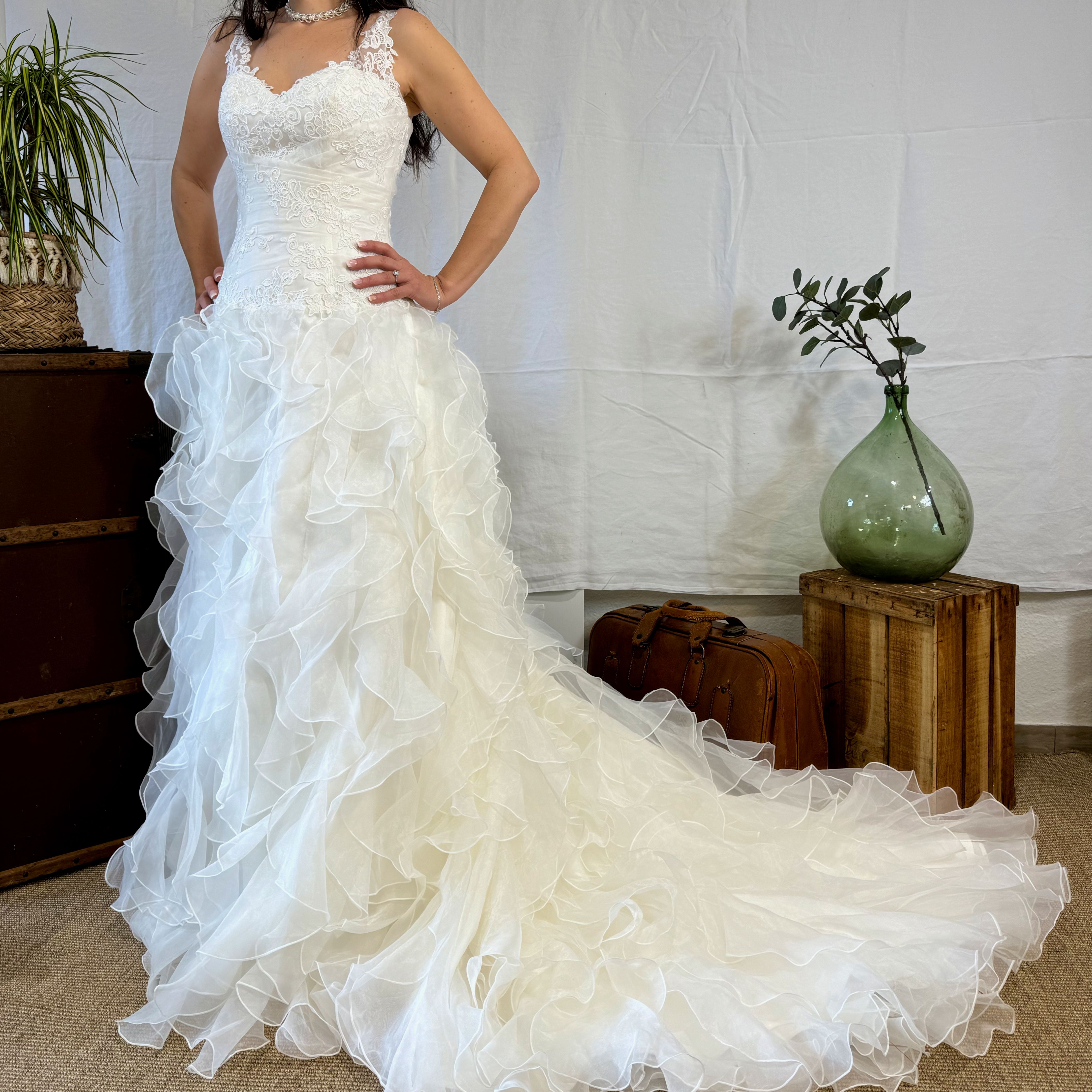 Voir photo 10 de Robe de mariée - Eglantine Créations style romantique Robe de mariée - Eglantine Créations style romantique Très bon état - Vue 10 -