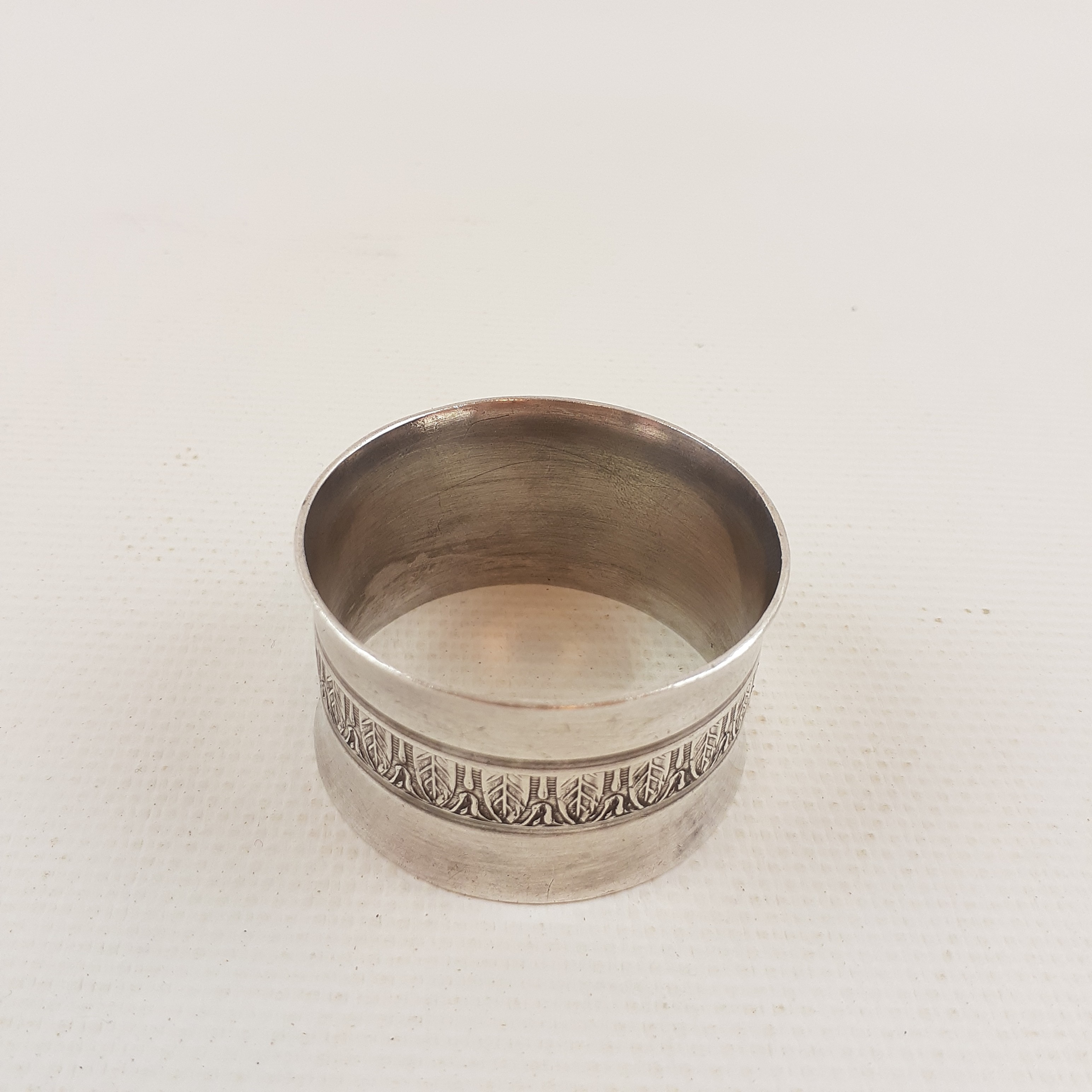 Rond de serviette en métal argenté Très bon état - Vue 3 - 