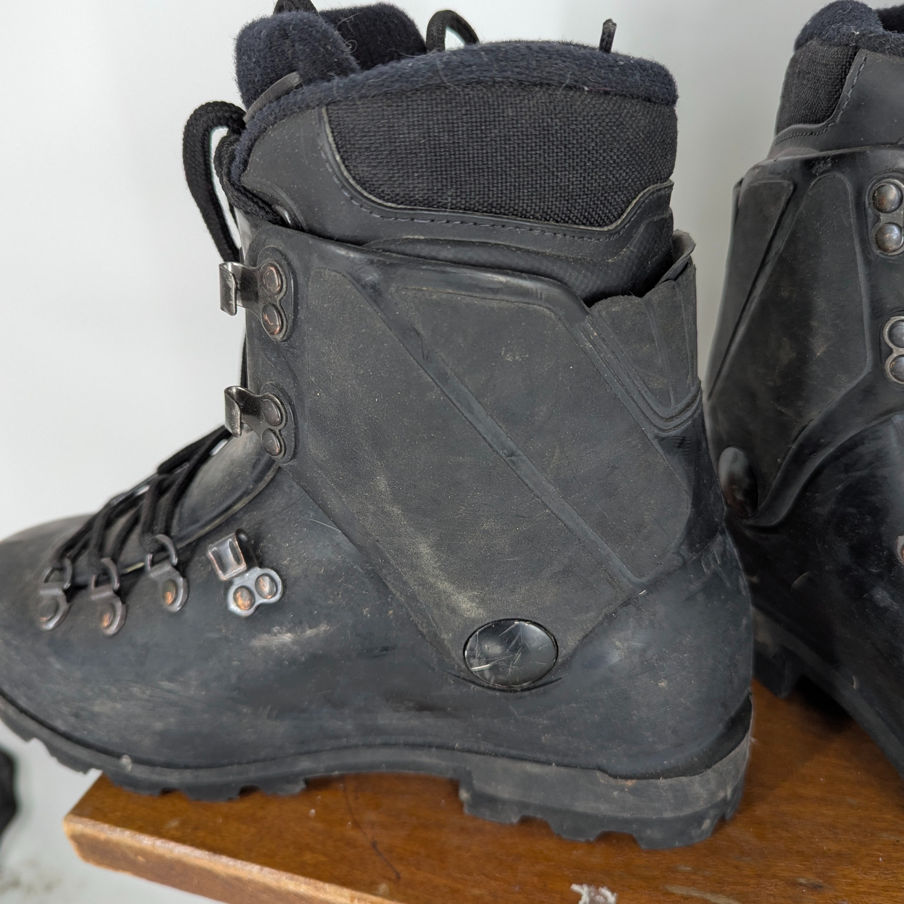 Voir photo 4 de Chaussures d'alpinisme Scarpa T36 Chaussures d'alpinisme Scarpa T36 - Vue 4 -