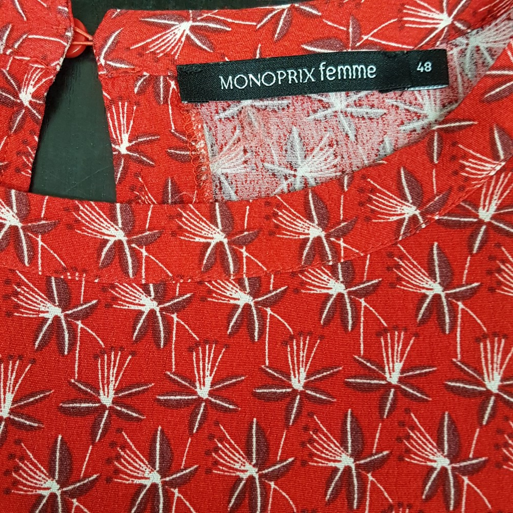 Top rouge vif à impression de fleurs bordeaux et blanches - MONOPRIX FEMME - Taille 48 - Photo 7