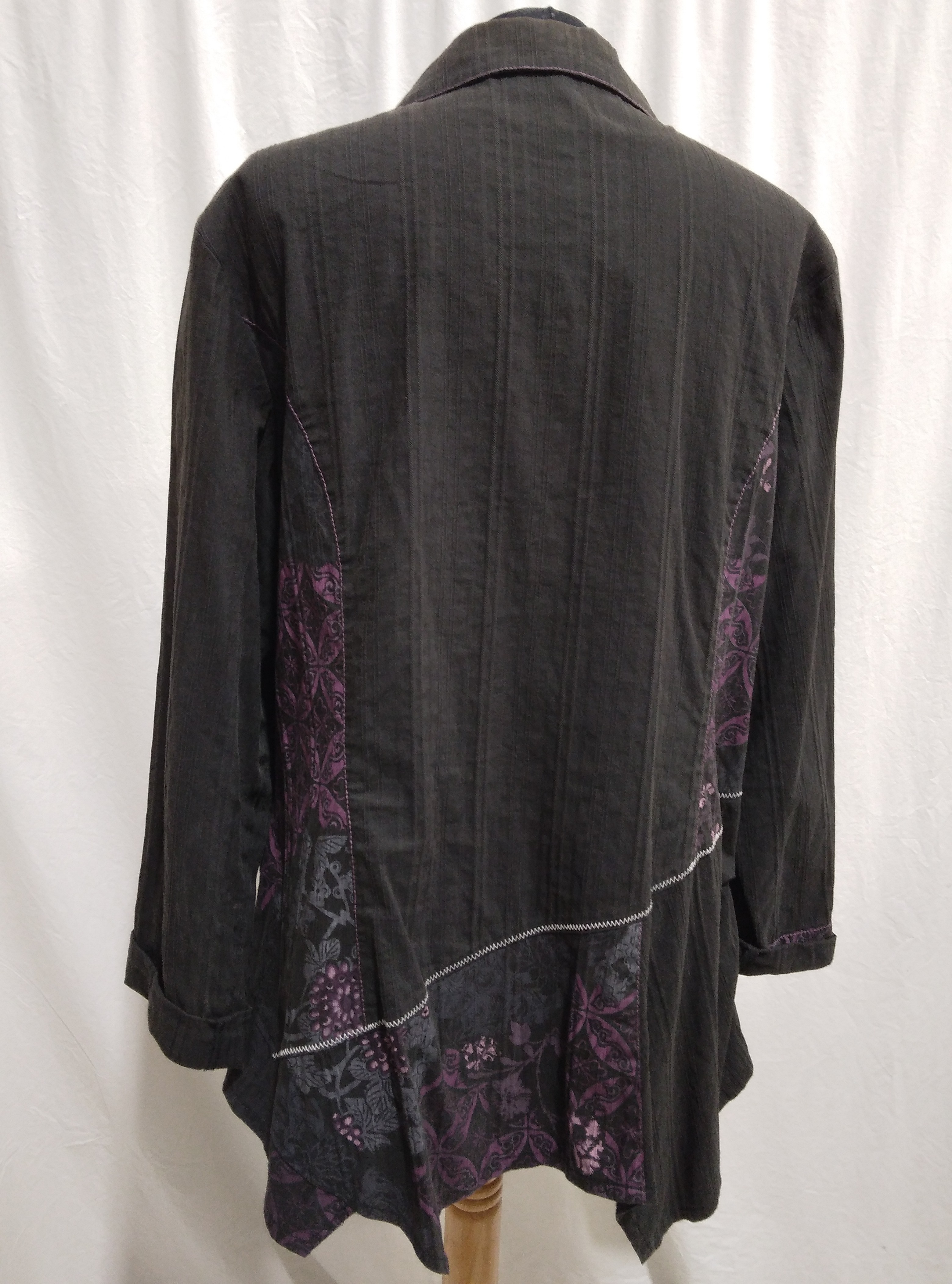 Veste noire imprimée fleuri gris et parmes, Alexo - 46 - Photo 2