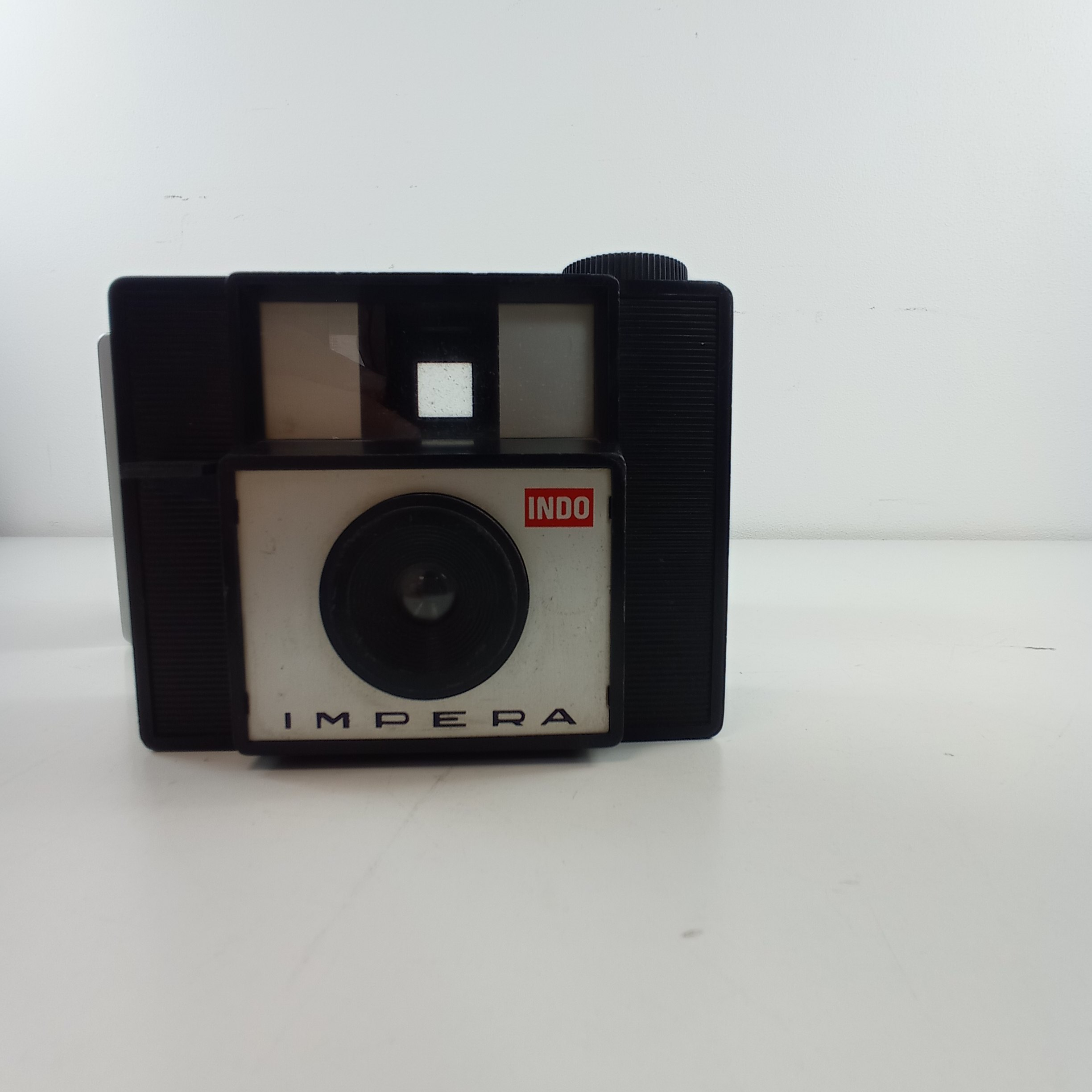 Appareils photo anciens , Indo Impera, Viva 126,Flash Rolleï  - Vue 4 - 