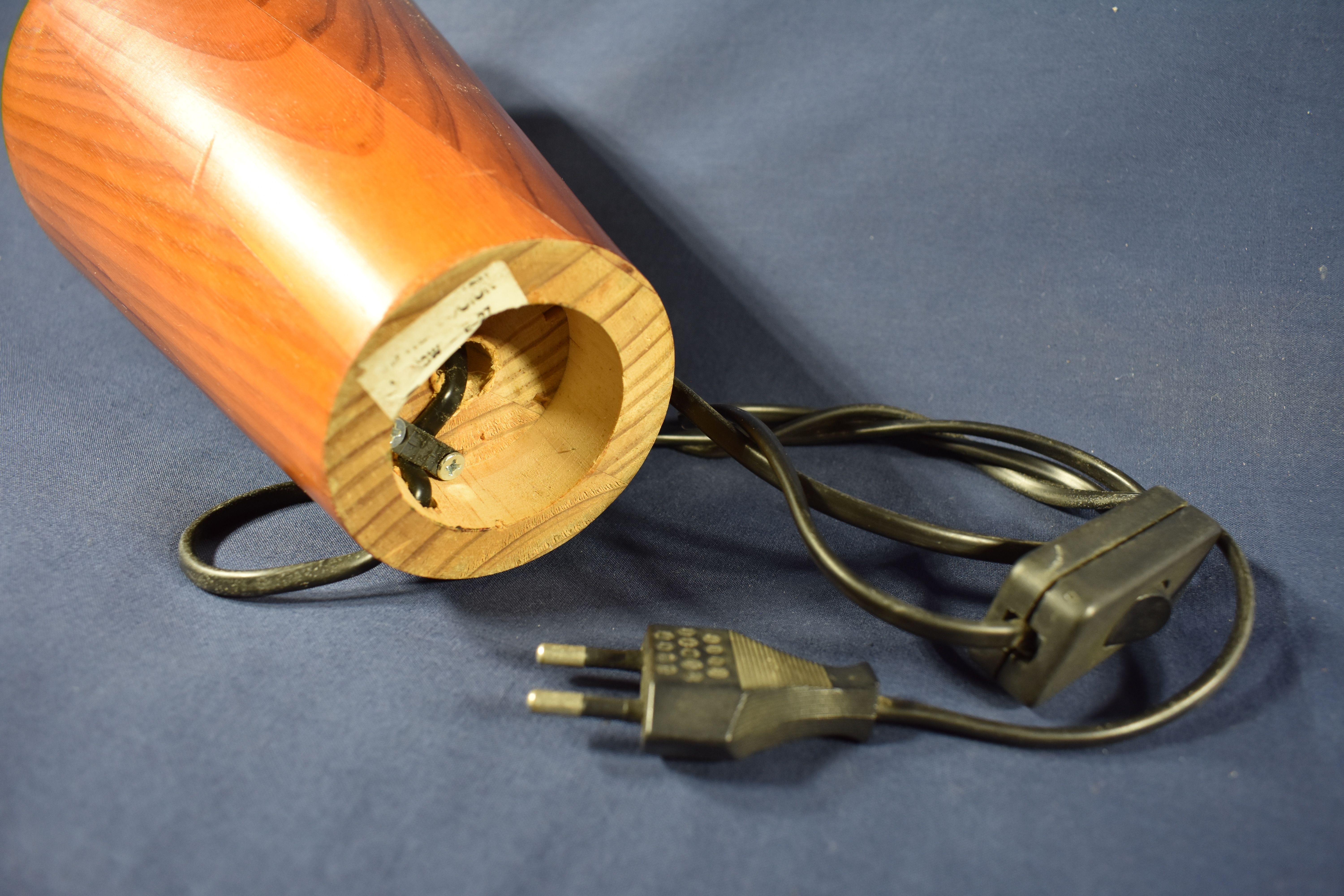 Pied de lampe en bois, ligne épurée ( hauteur 30 cm diamètre 14 cm ) - Photo 4