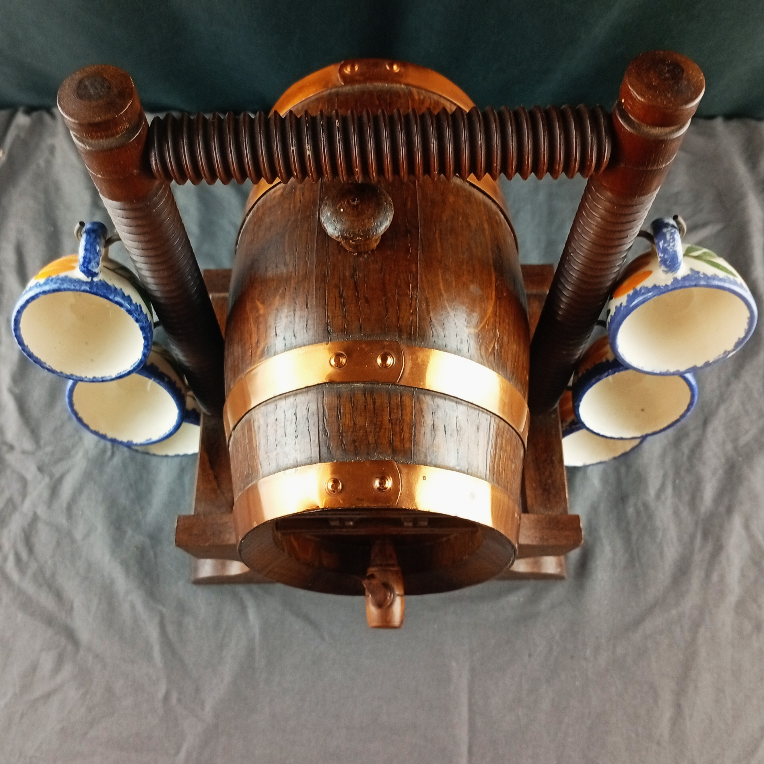 Baril à boissons en chêne avec ses six tasses- Chêne garantie étanche- Décoration vintage - Photo 5