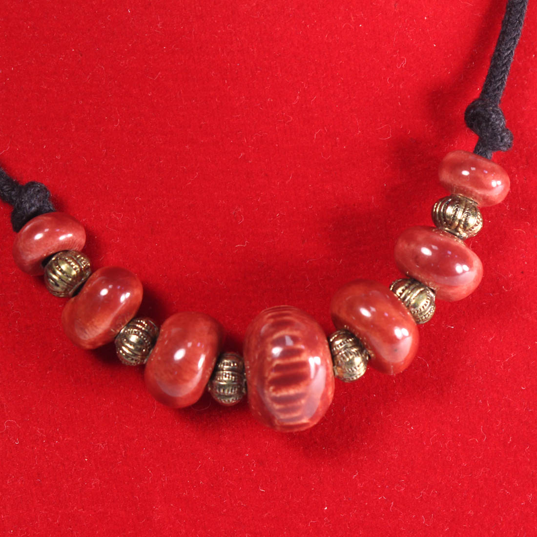 Voir photo 3 de Collier ras de cou + bracelet en céramique Collier ras de cou + bracelet en céramique - Vue 3 -