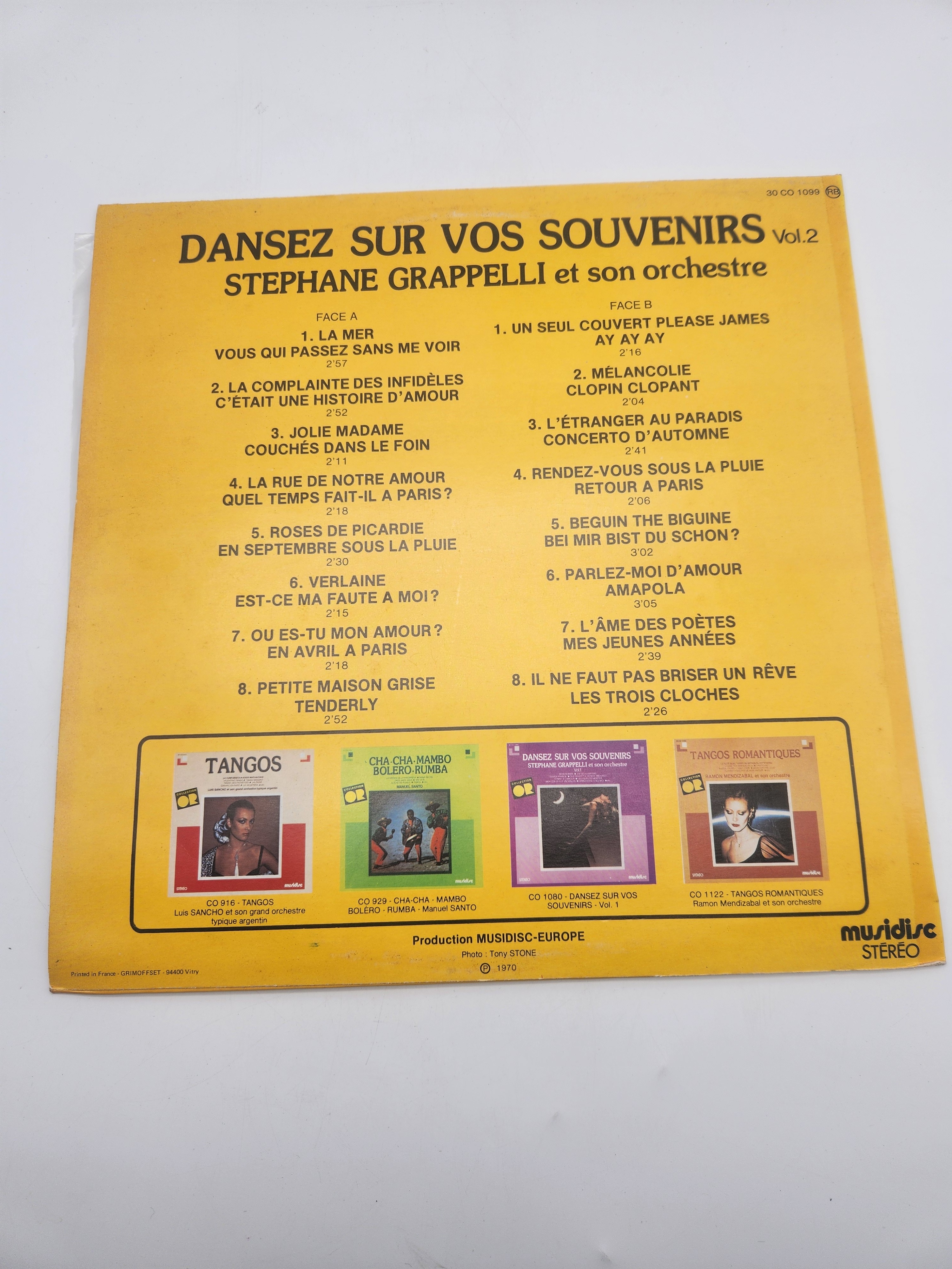 Voir photo 6 de Vinyle 33 Tours – "danser sur vos souvenirs" de Stéphane Grappelli et son orchestre Vinyle 33 Tours – "danser sur vos souvenirs" de Stéphane Grappelli et son orchestre Très bon état - Vue 6 -