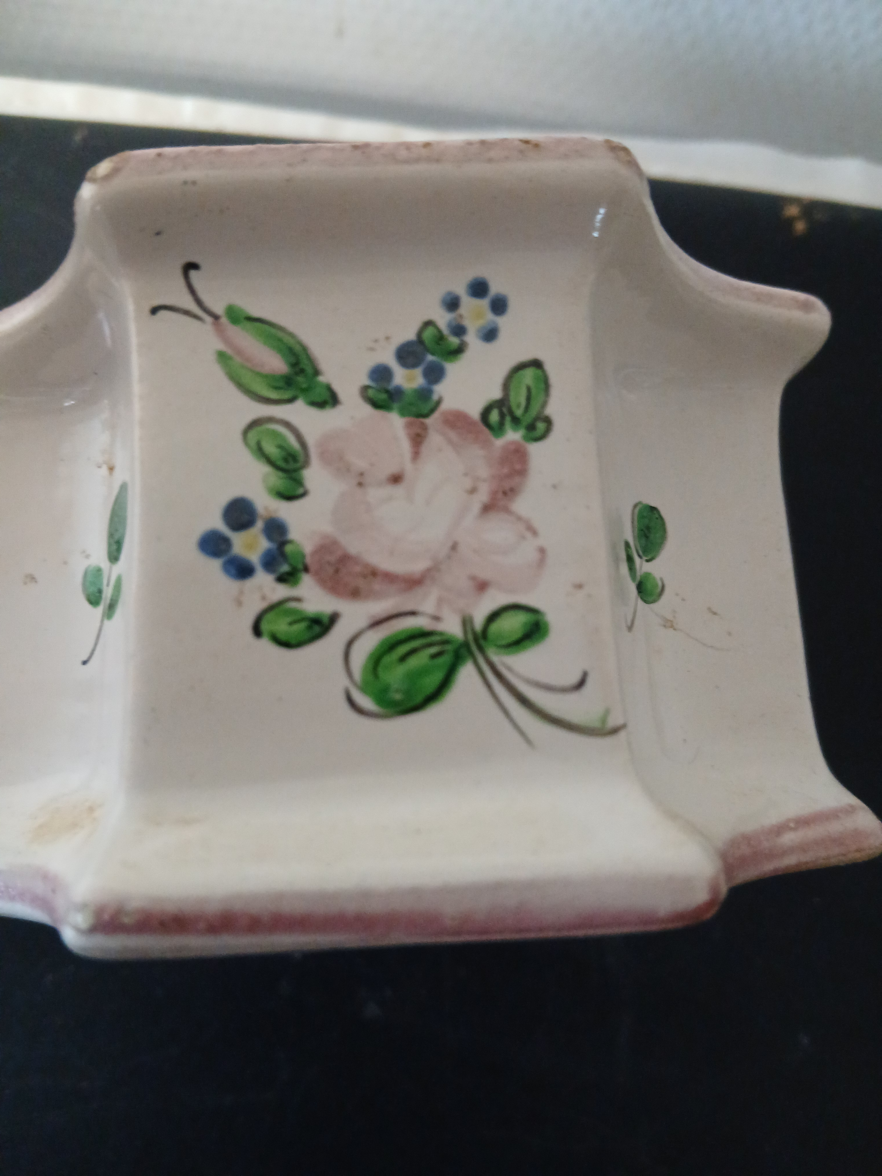Porte plume en faience de Clamesy à décor de fleurs signé CR ( Colas Roger)  - Vue 4 - 