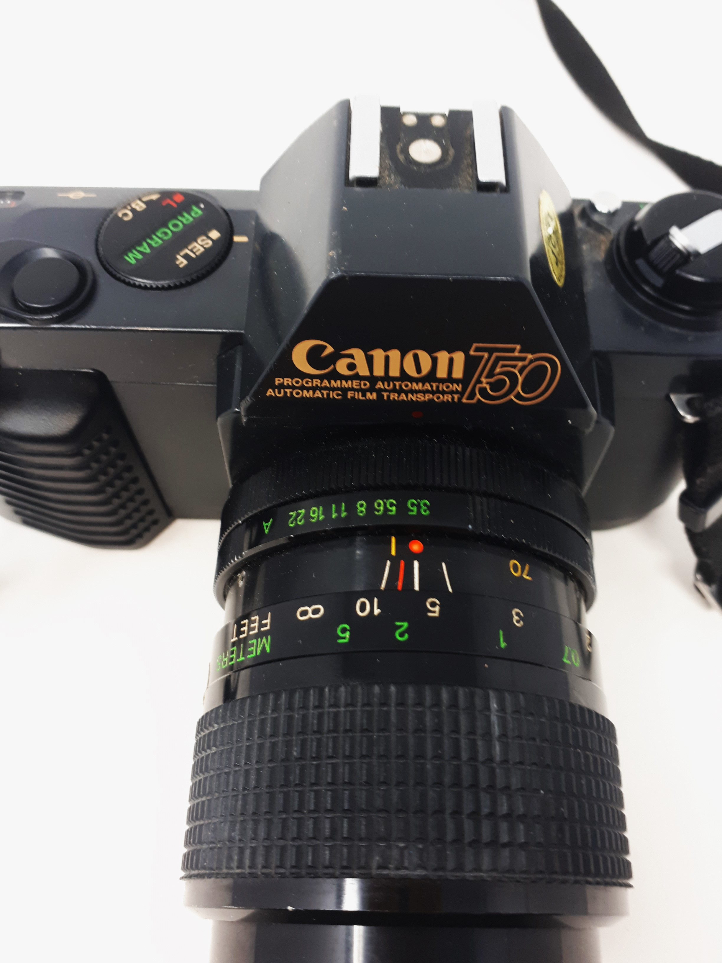 Voir photo 2 de Appareil photo argentique canon t50+objectif zoom 35-70 mm Appareil photo argentique canon t50+objectif zoom 35-70 mm État correct - Vue 2 -