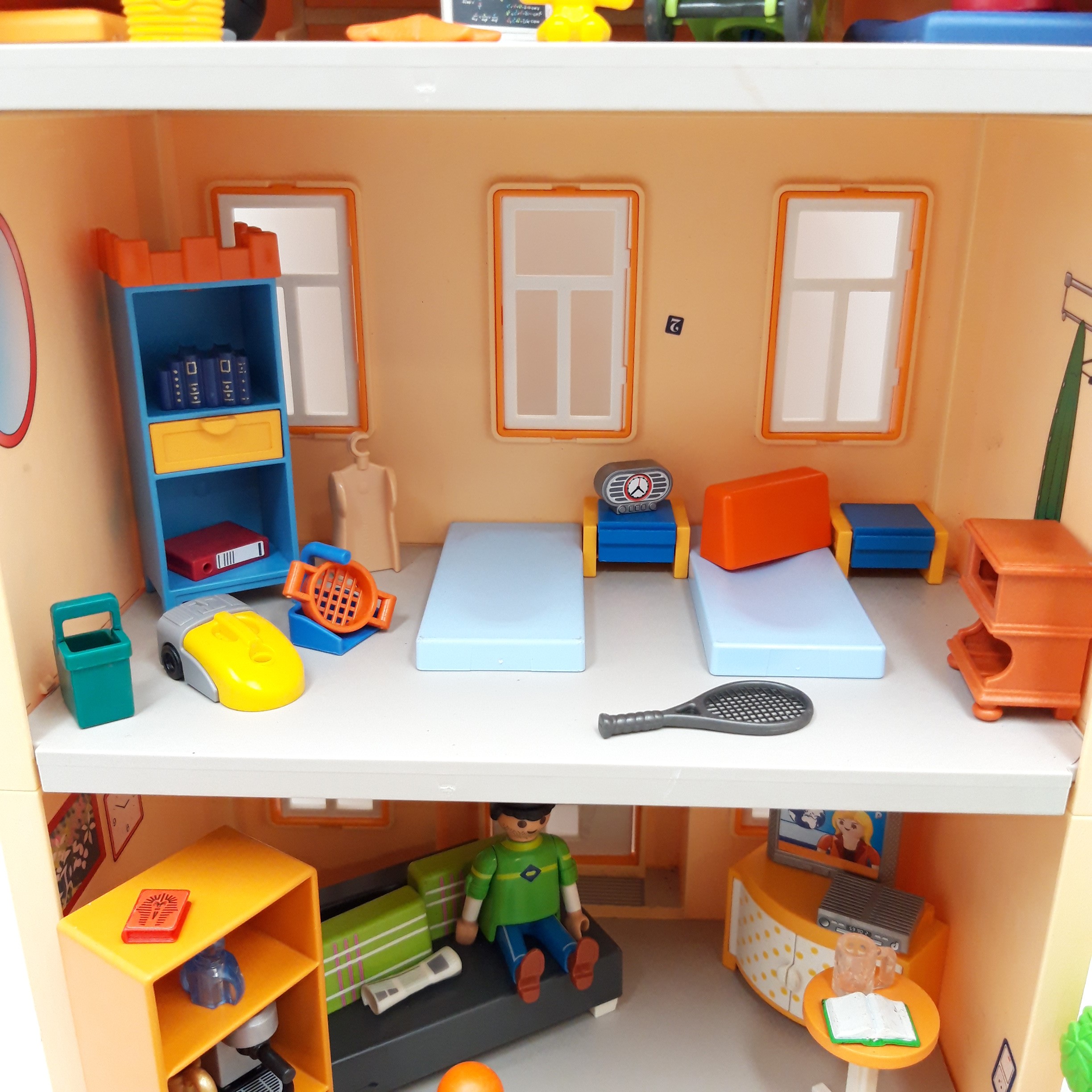 Playmobil 'Maison de ville avec accessoires' référence d'origine 70014, 60 pièces Bon état - Vue 6 - 